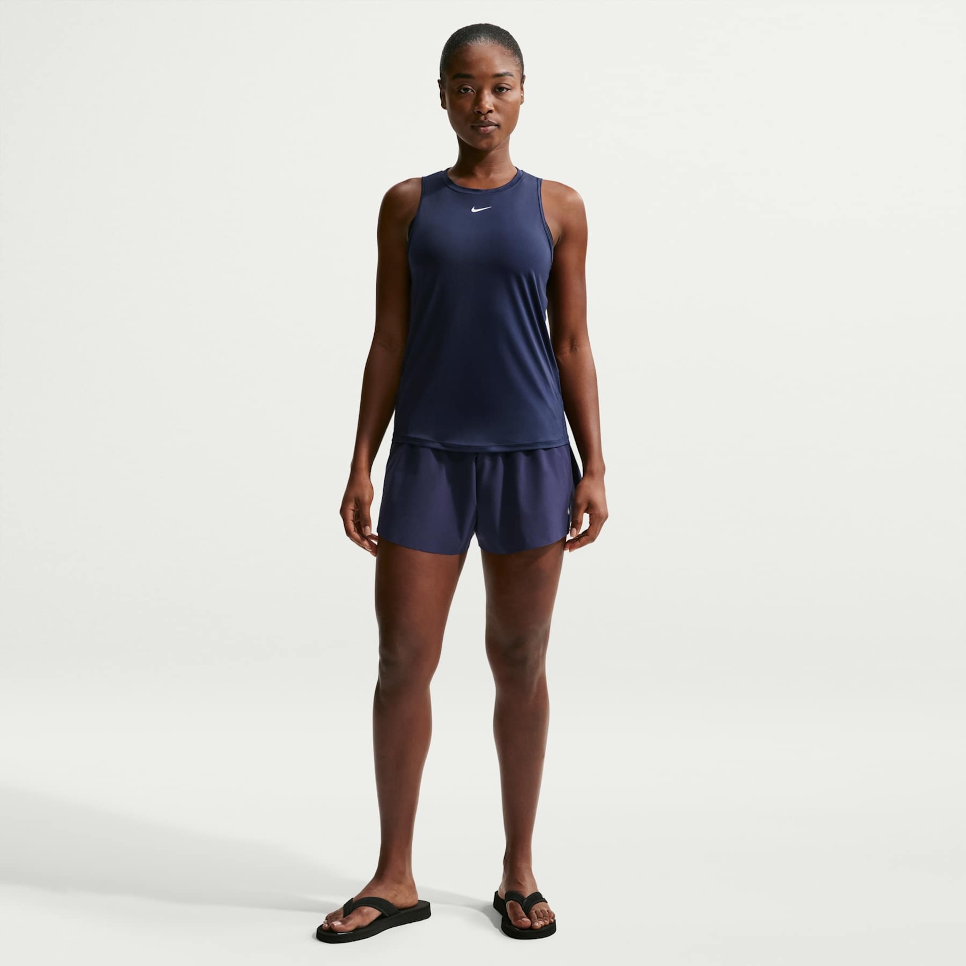 Regata Nike Dri-FIT One Feminina - Foto 4