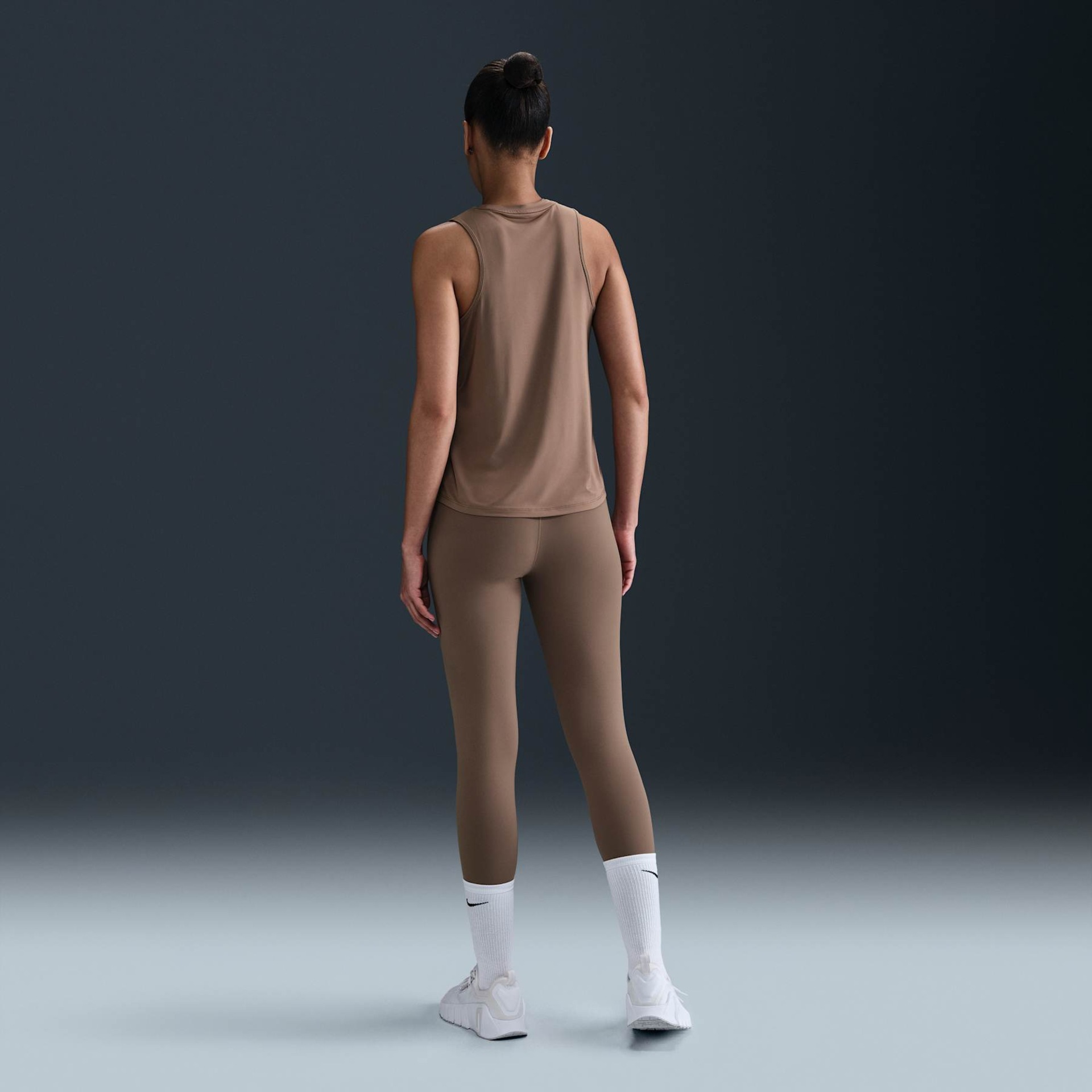 Regata Nike Dri-FIT One Feminina - Foto 5