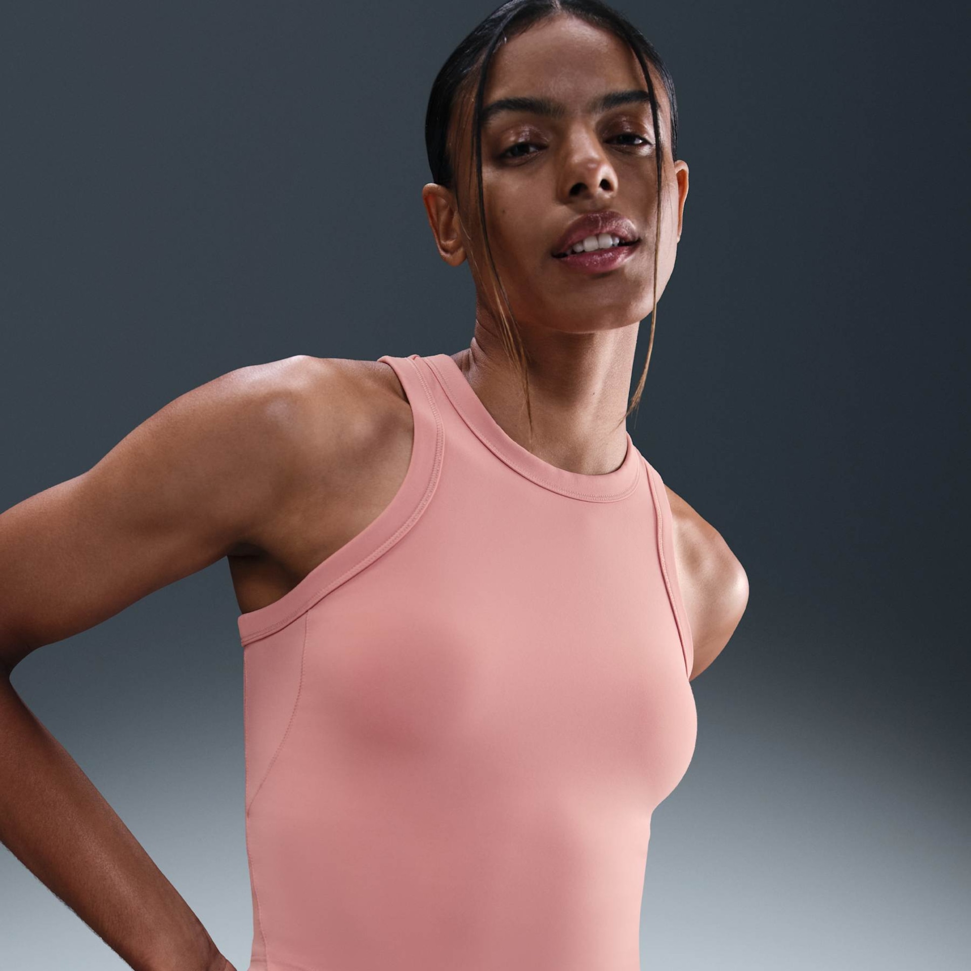 Imagem principal de Regata Nike Dri-FIT One Cropped Feminina