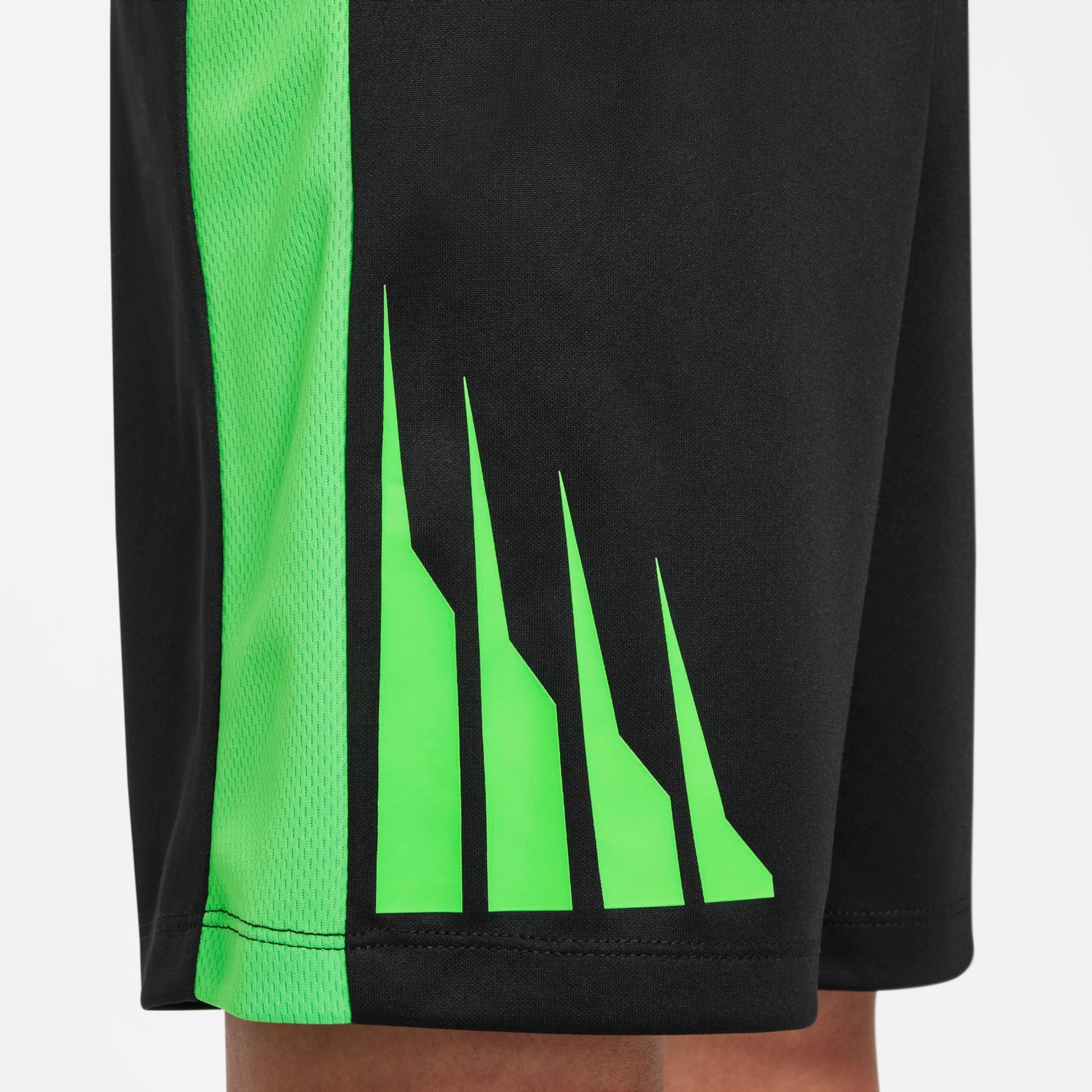 Shorts Nike Dri-FIT Academy 23 CR7 Infantil - Foto 6