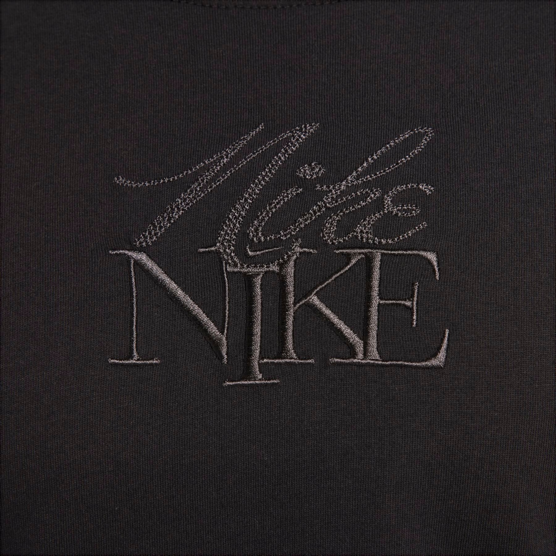 Camiseta Nike Sportswear Monogram Feminina - Foto 4