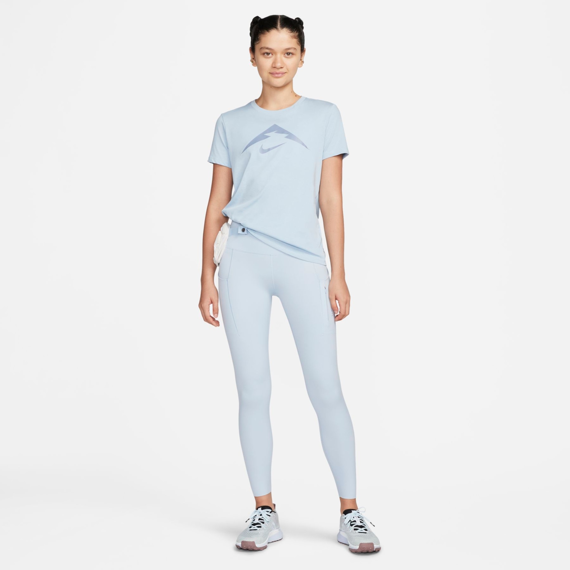 Camiseta Nike Trail Feminina - Foto 4