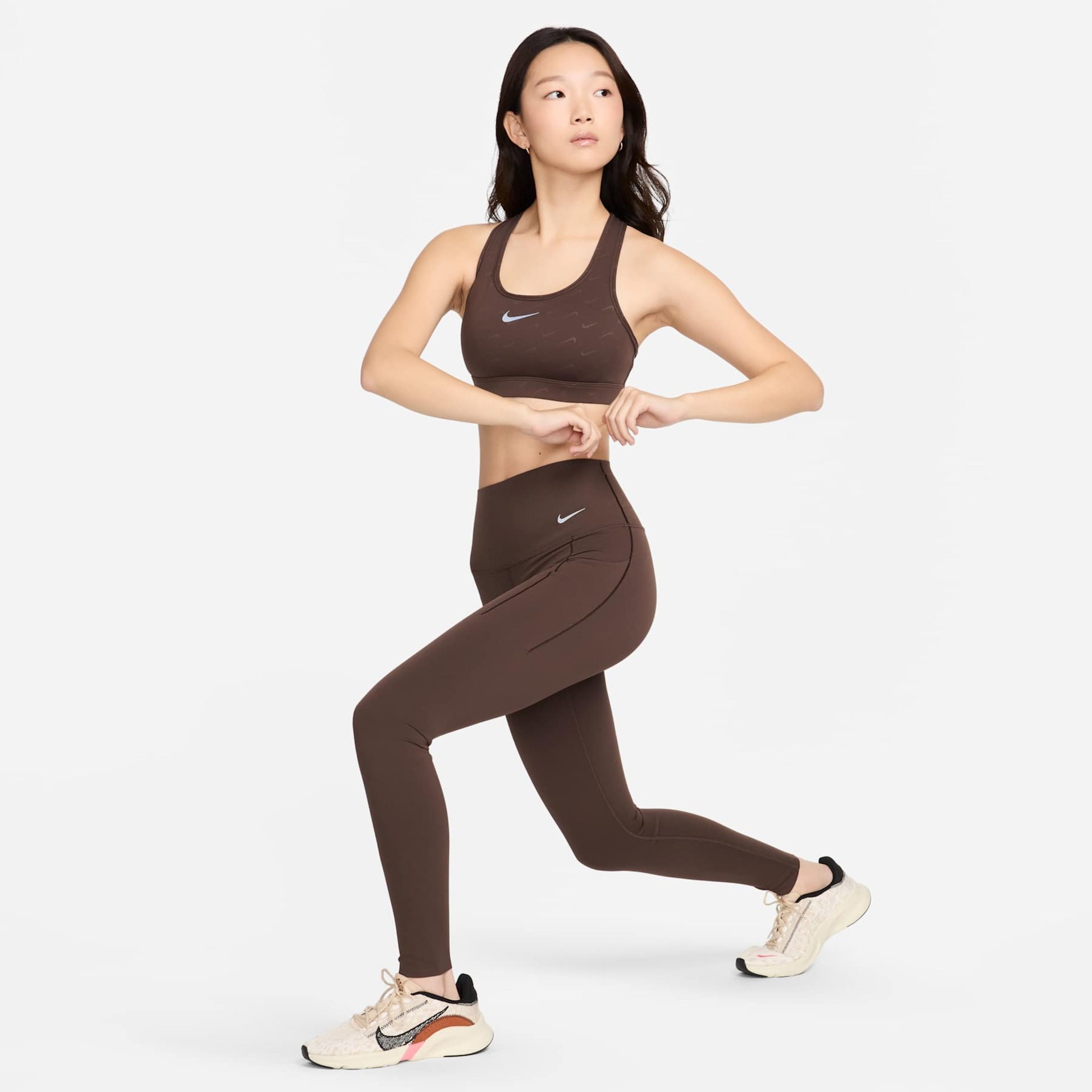 Top Nike Swoosh Feminino - Foto 7