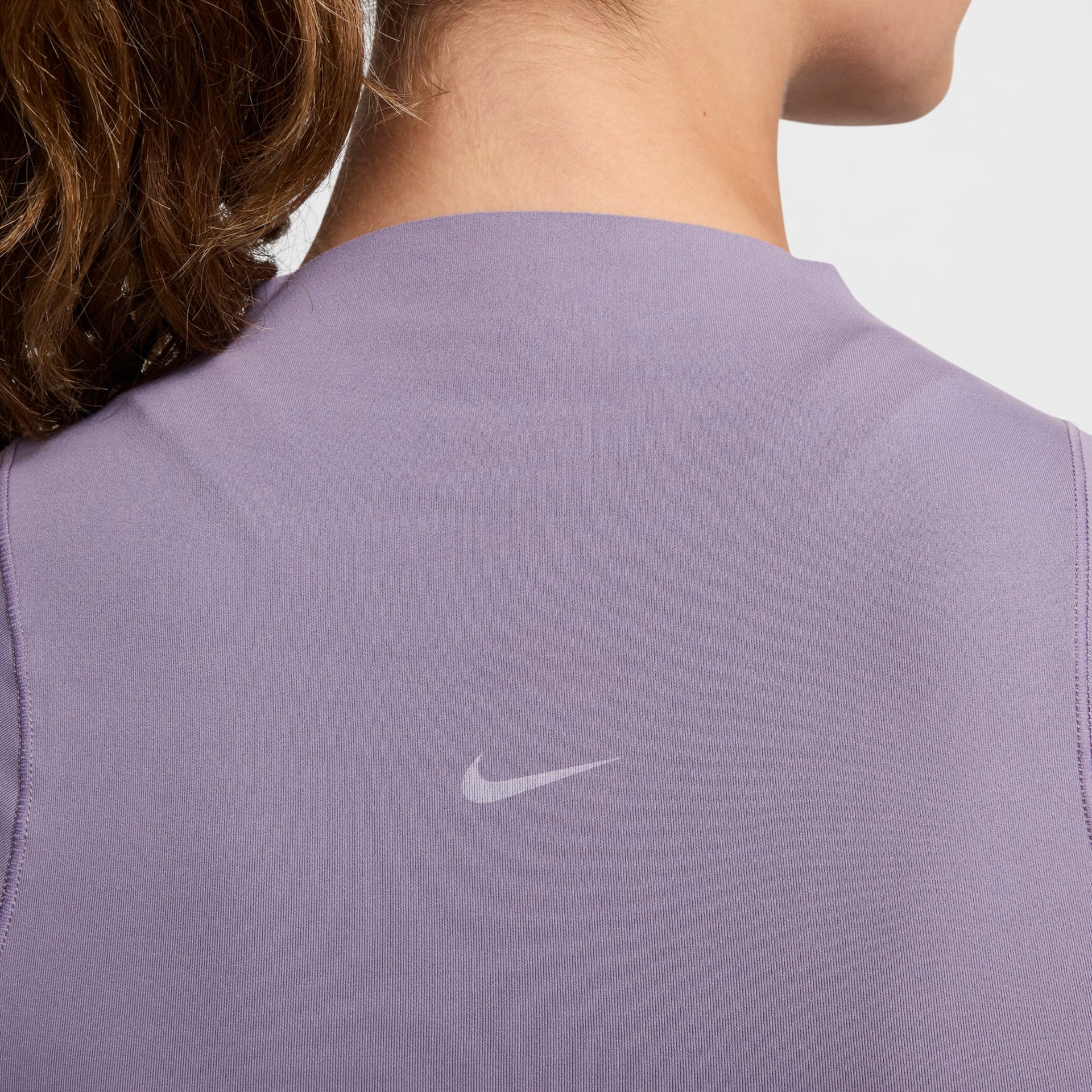 Camiseta Nike Dri-FIT Zenvy Feminina - Foto 4