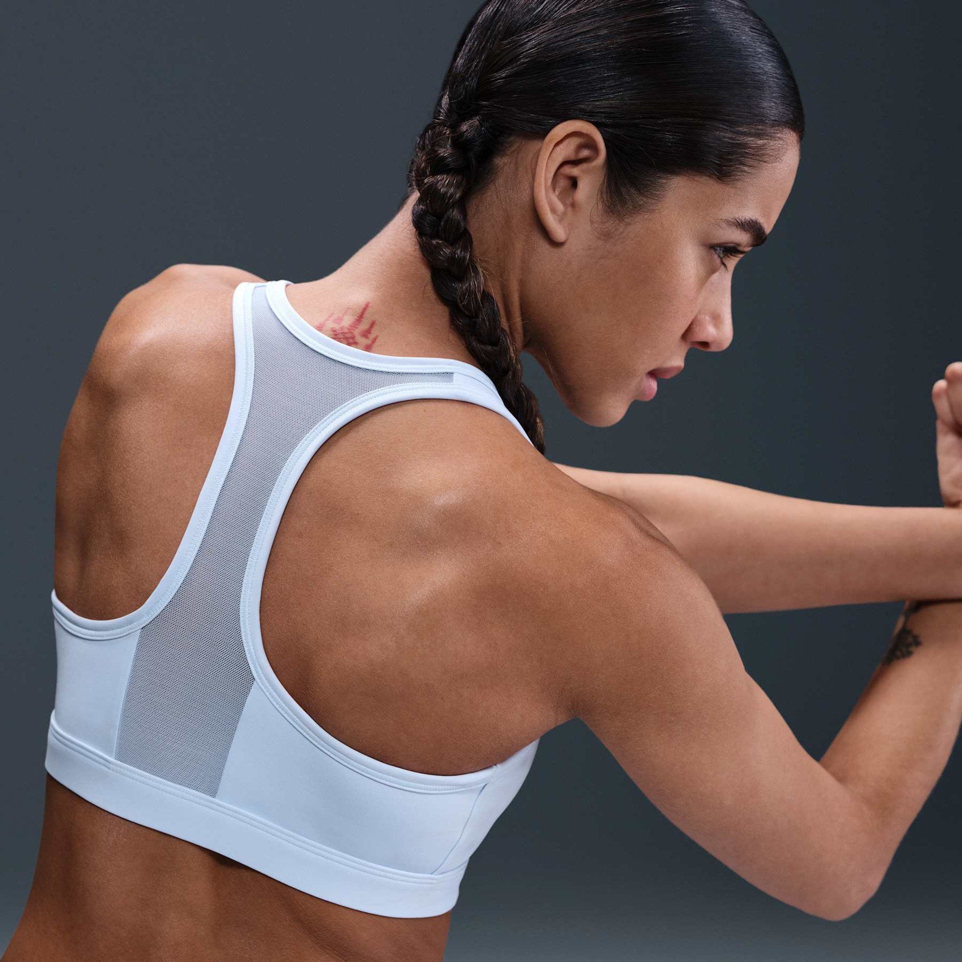 Top Nike Swoosh Feminino - Foto 2