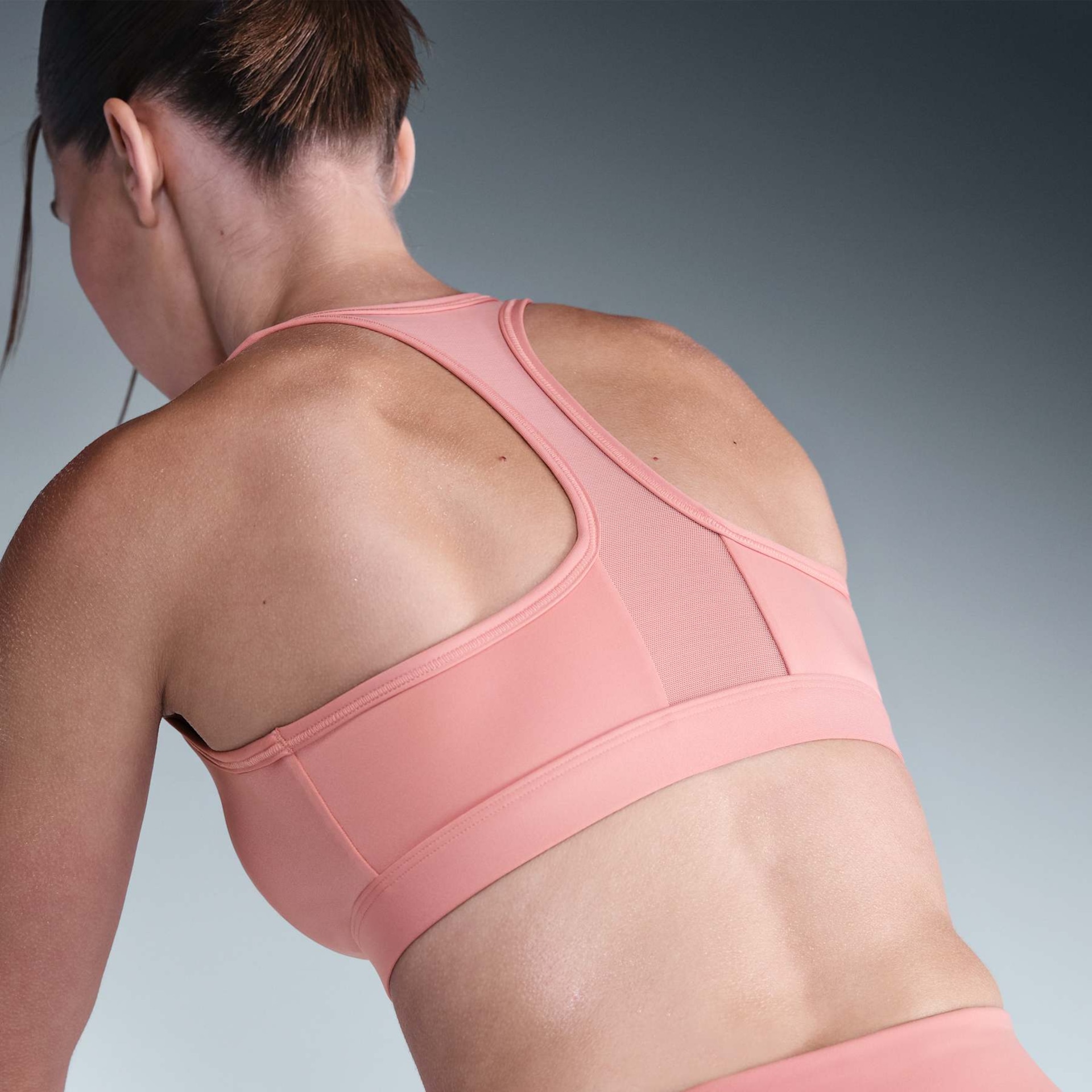 Top Nike Swoosh Feminino - Foto 2