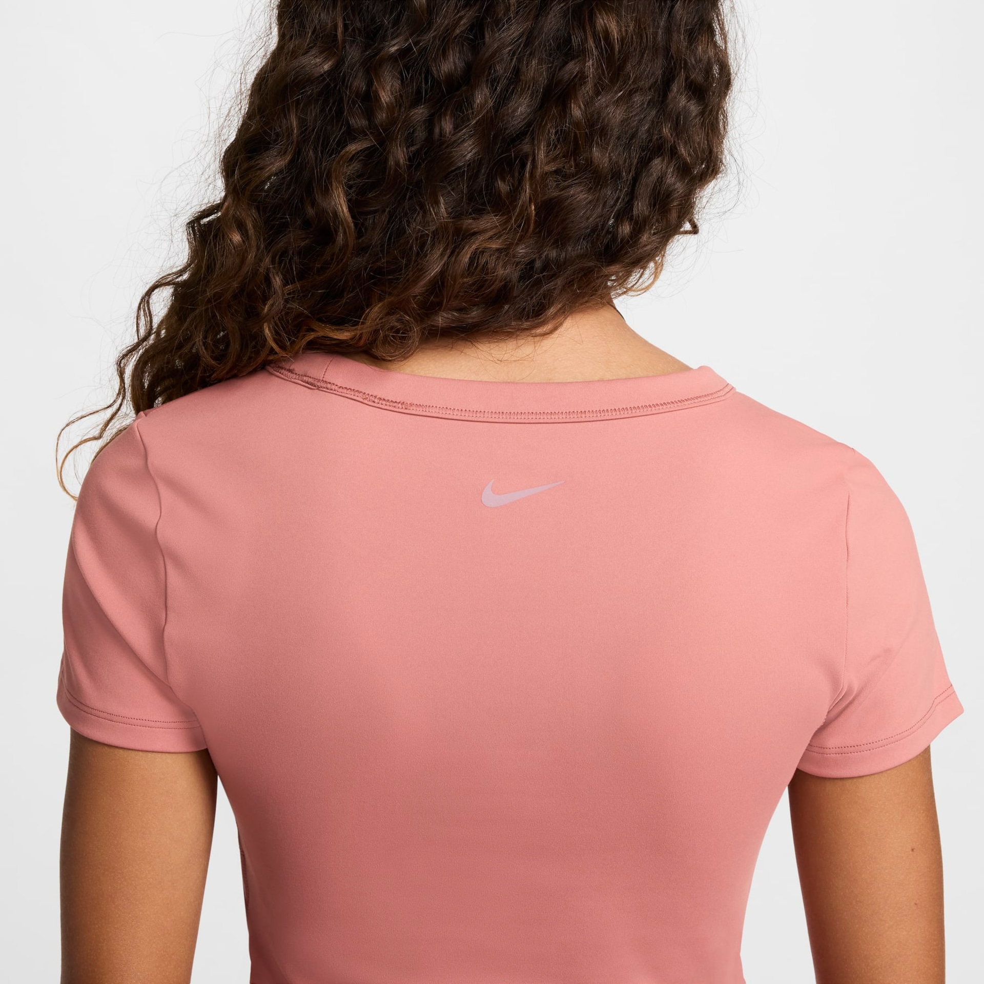 Camiseta Nike Dri-FIT One Cropped Feminina - Foto 5