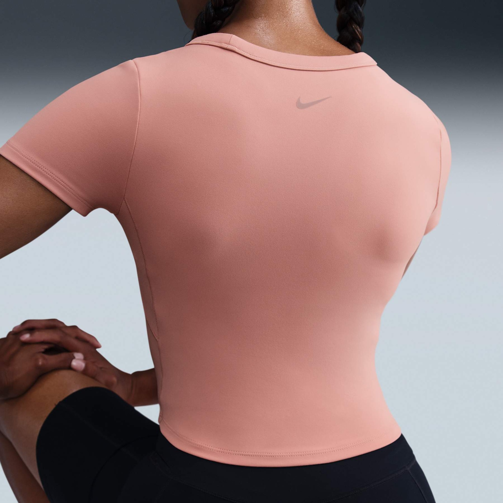 Camiseta Nike Dri-FIT One Cropped Feminina - Foto 2