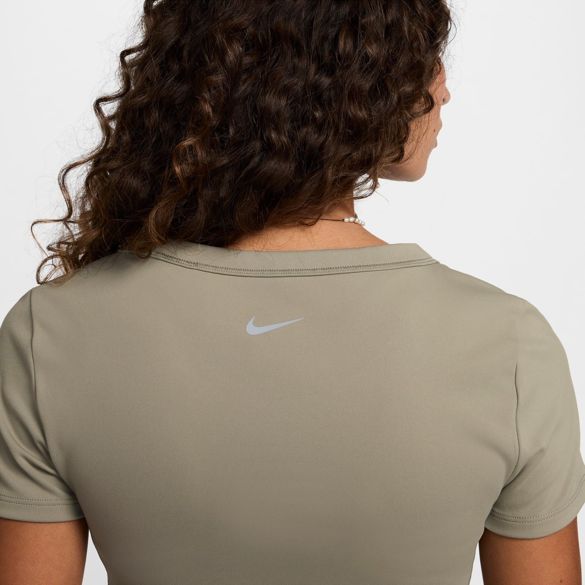 Camiseta Nike Dri-FIT One Cropped Feminina - Foto 5