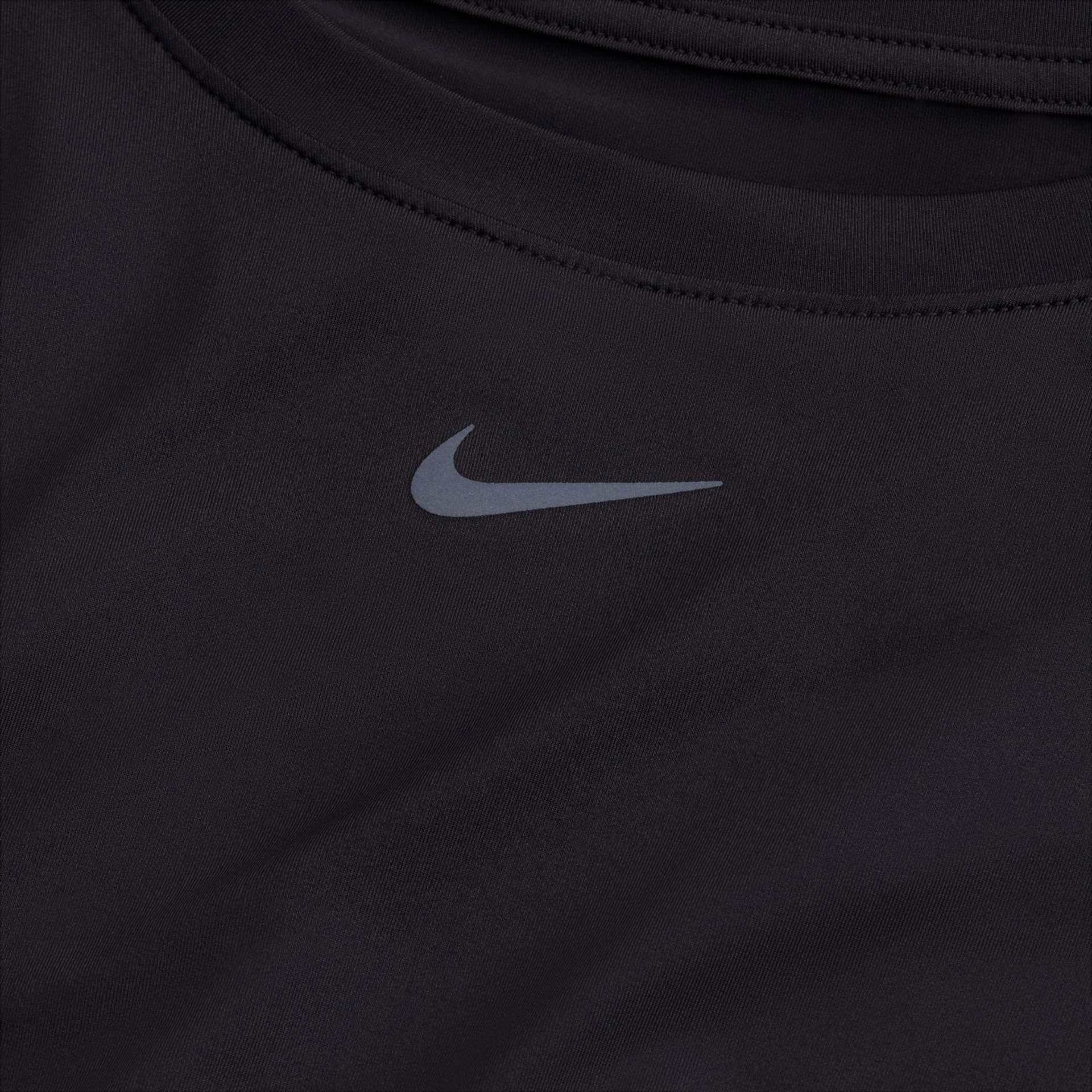 Camiseta Nike Dri-FIT One Feminina - Foto 7