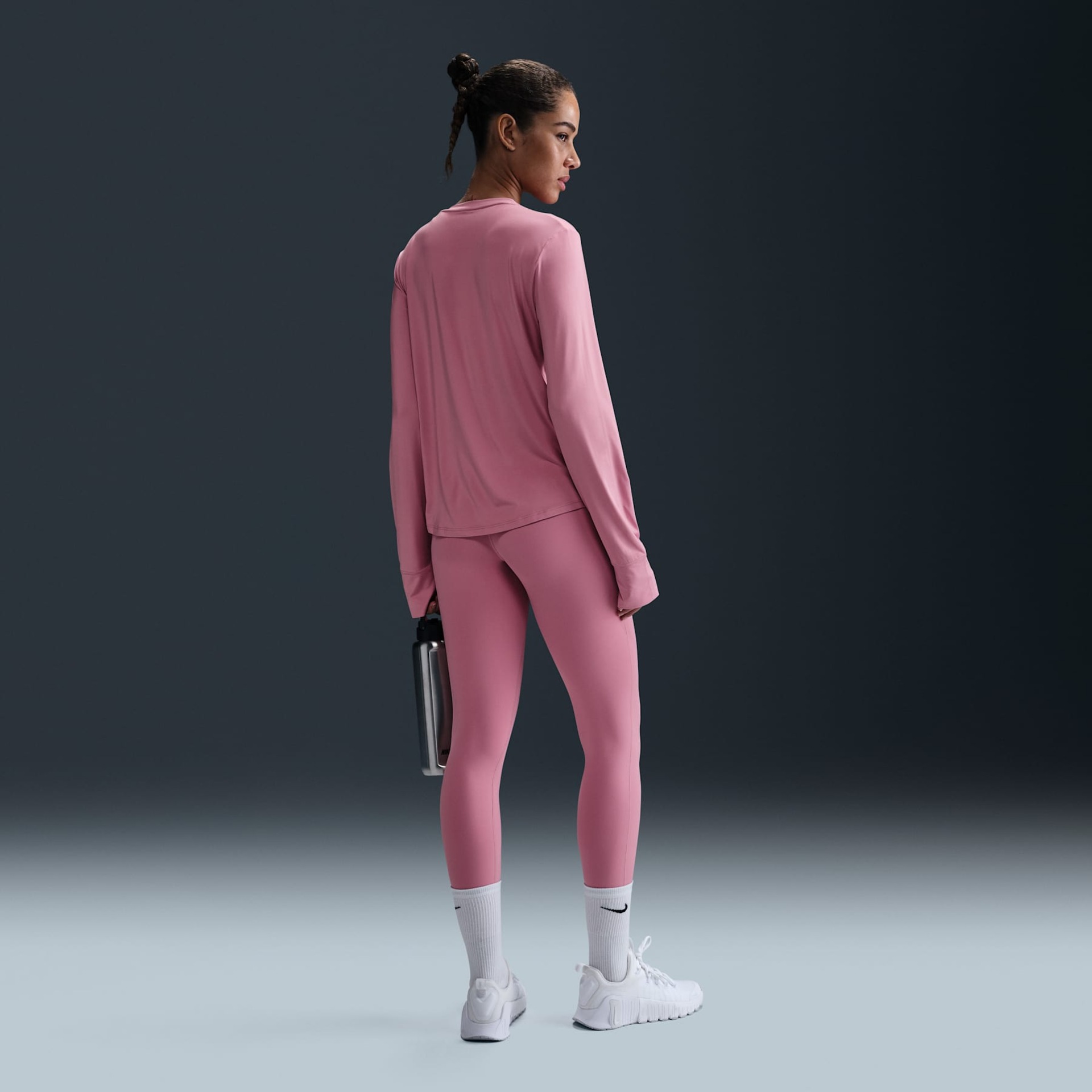 Camiseta Nike Dri-FIT One Feminina - Foto 5