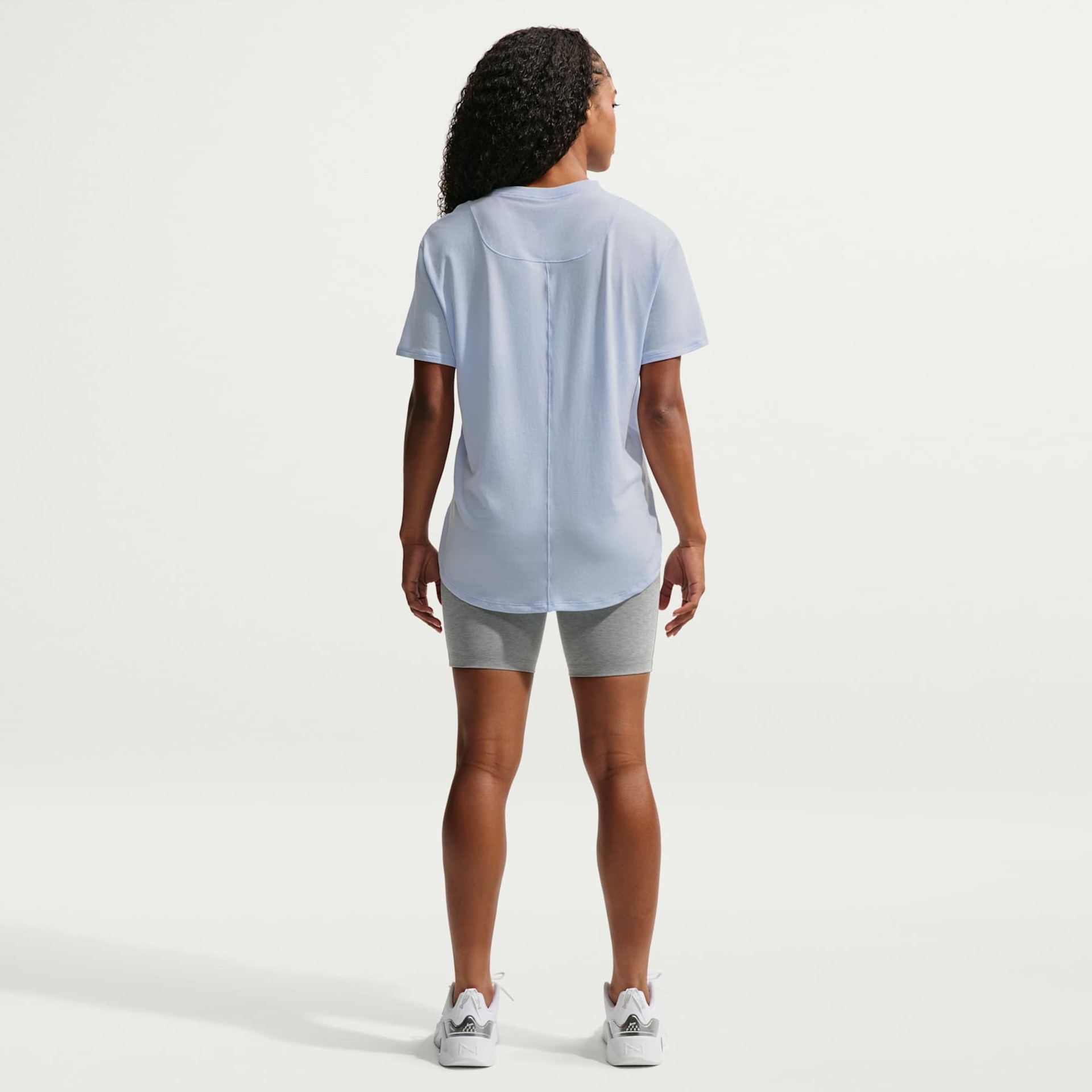 Camiseta Nike Dri-FIT One Feminina - Foto 5
