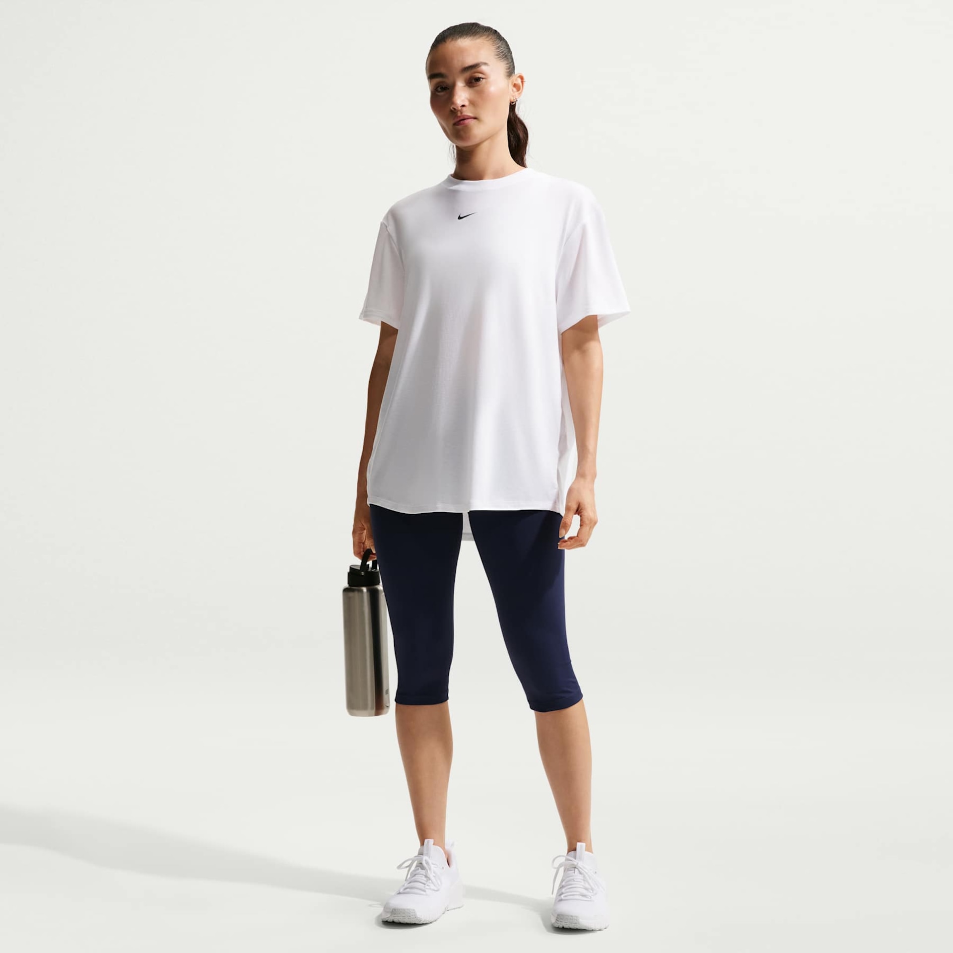 Camiseta Nike Dri-FIT One Feminina - Foto 4