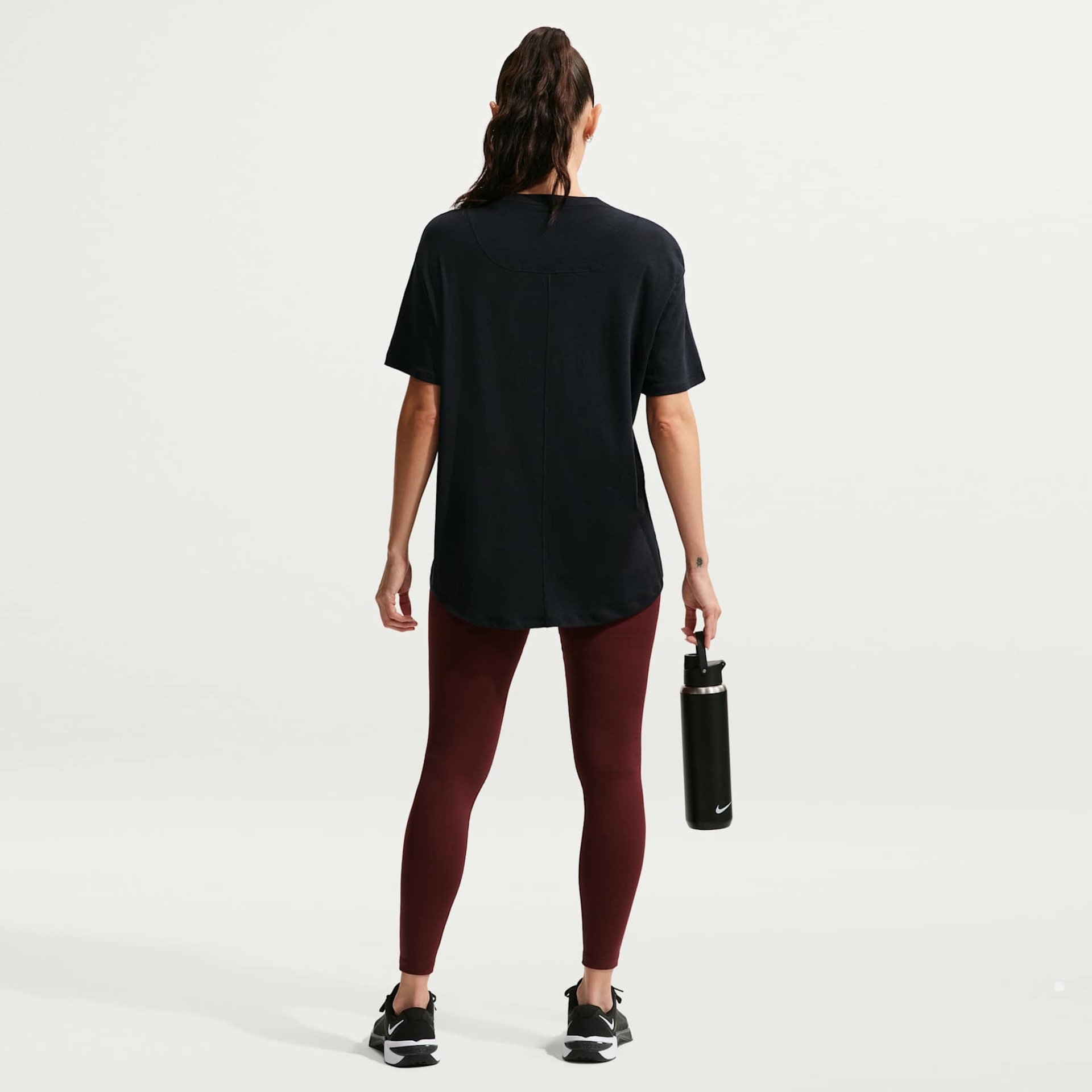 Camiseta Nike Dri-FIT One Feminina - Foto 5
