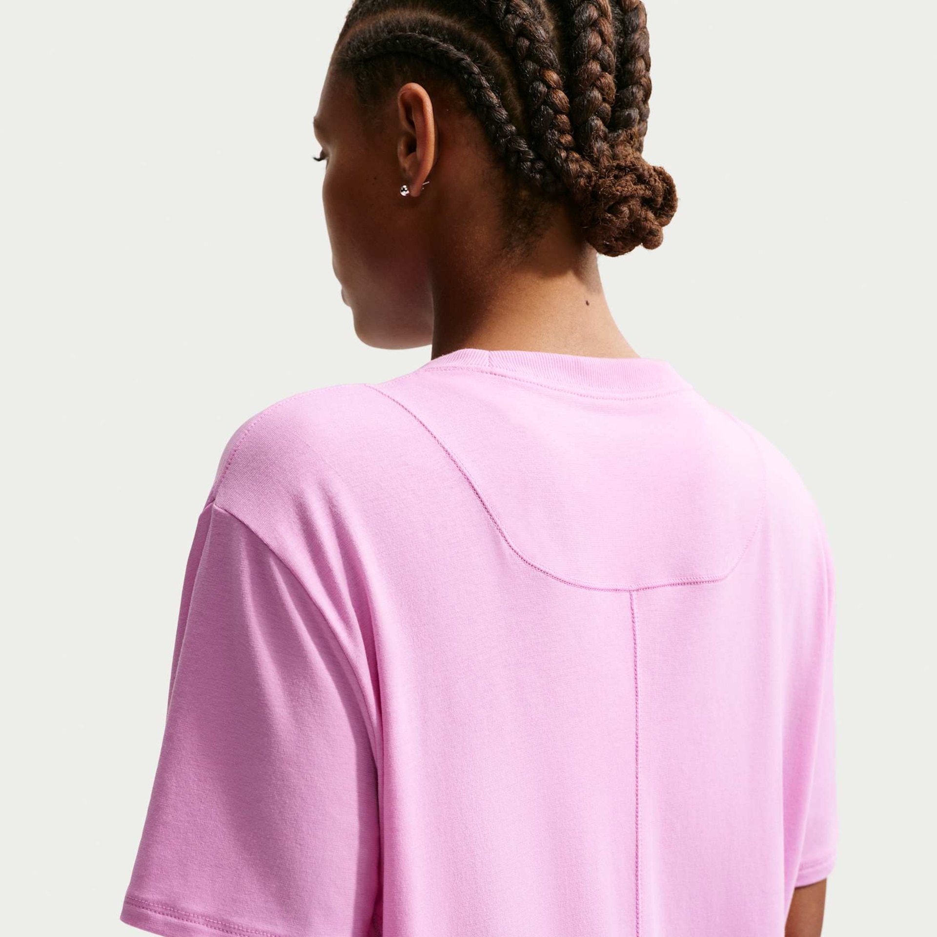 Camiseta Nike Dri-FIT One Feminina - Foto 2
