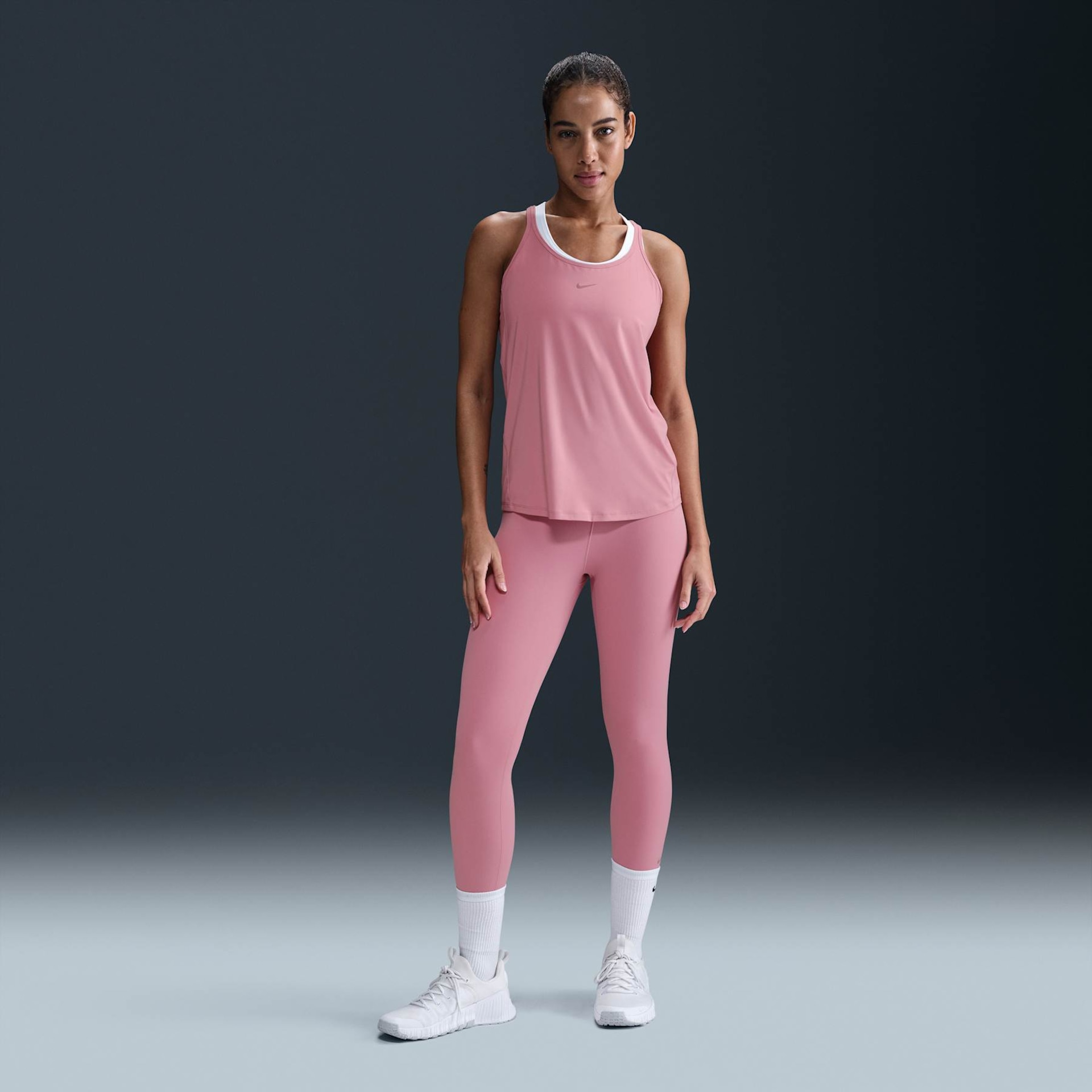 Regata Nike Dri-FIT One Feminina - Foto 4