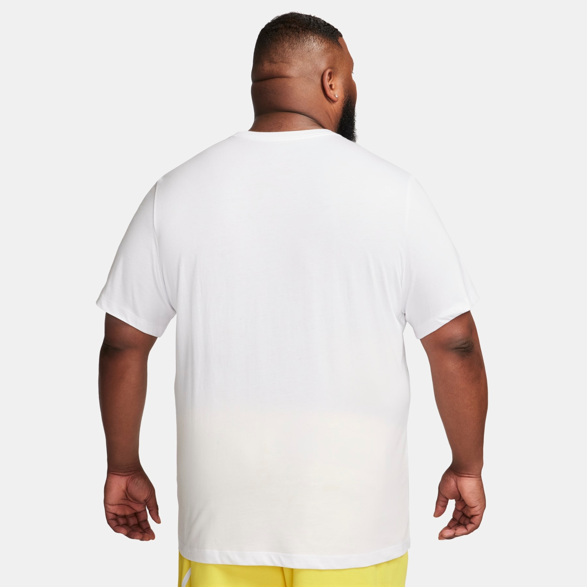 Camiseta Nike Sportswear Masculina - Foto 12