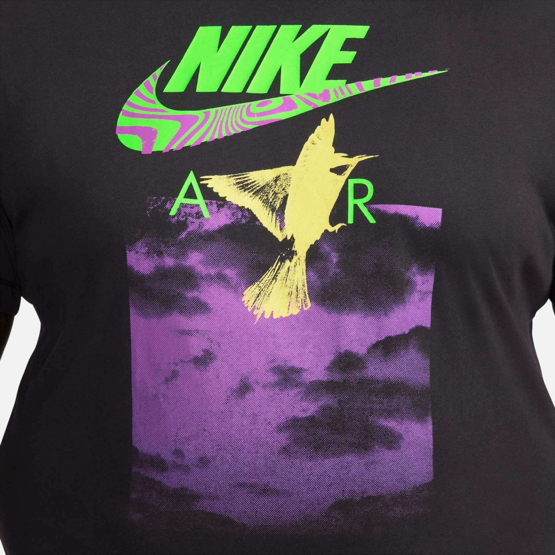 Camiseta Nike Sportswear Masculina - Foto 19