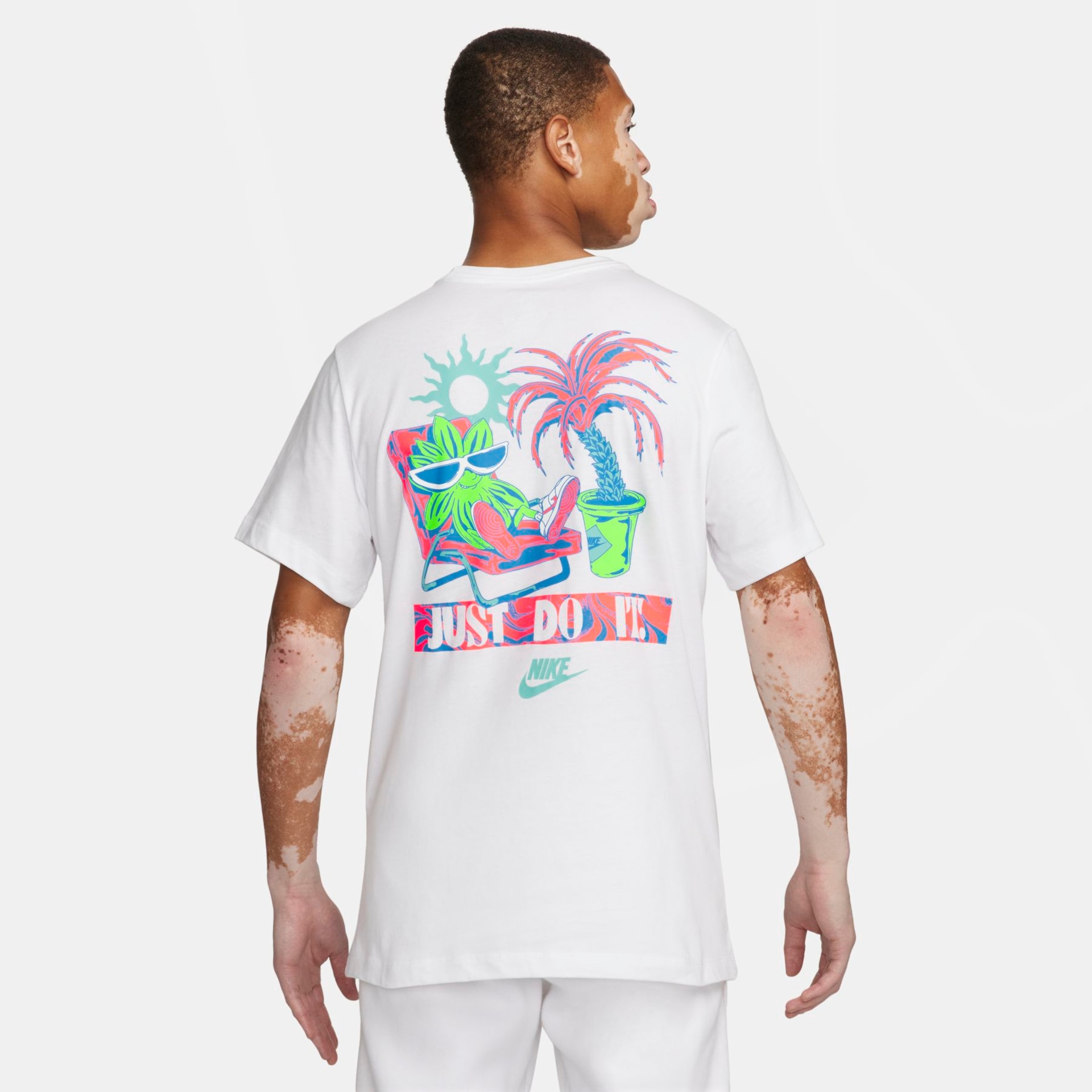 Camiseta Nike Sportswear Masculina - Foto 2