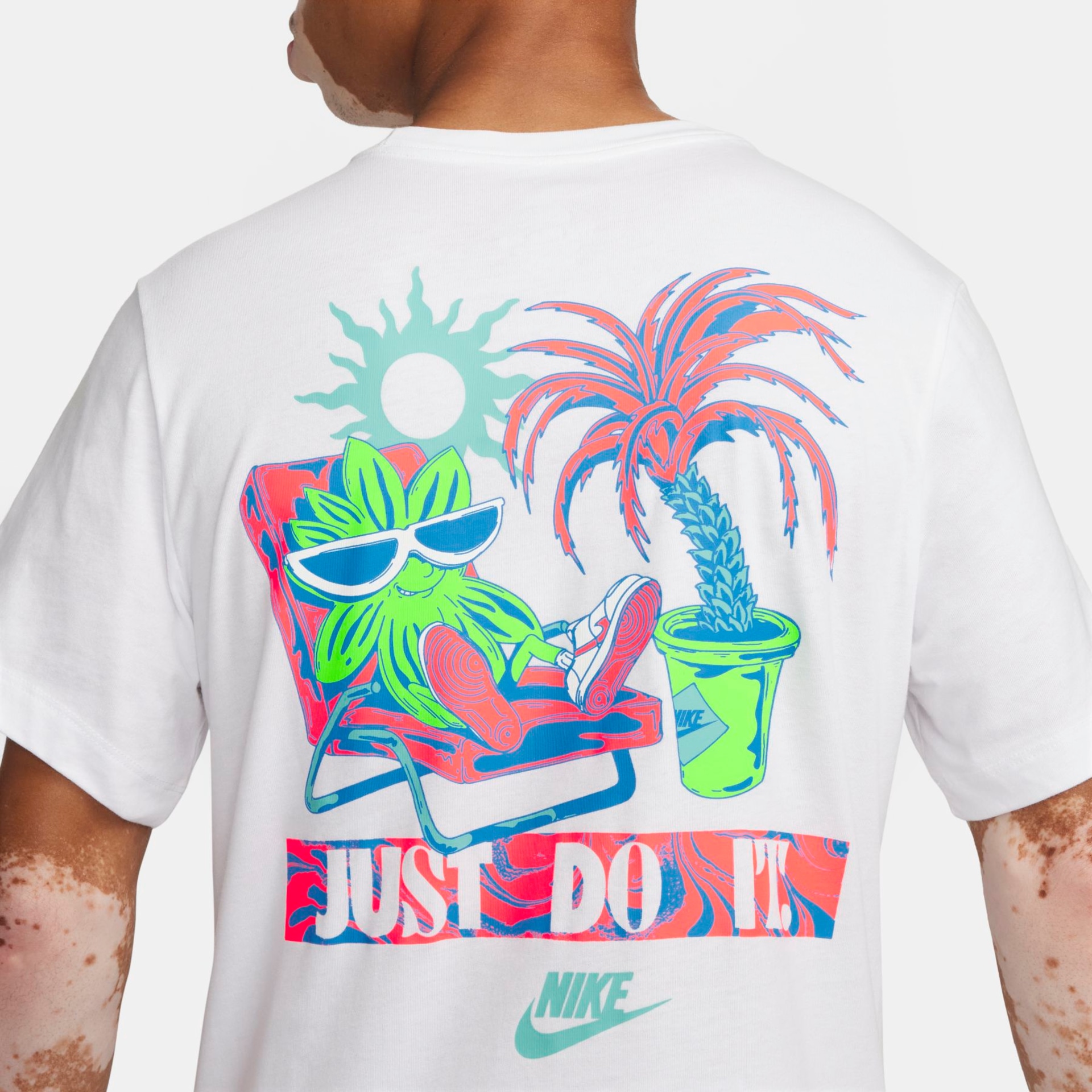Camiseta Nike Sportswear Masculina - Foto 4