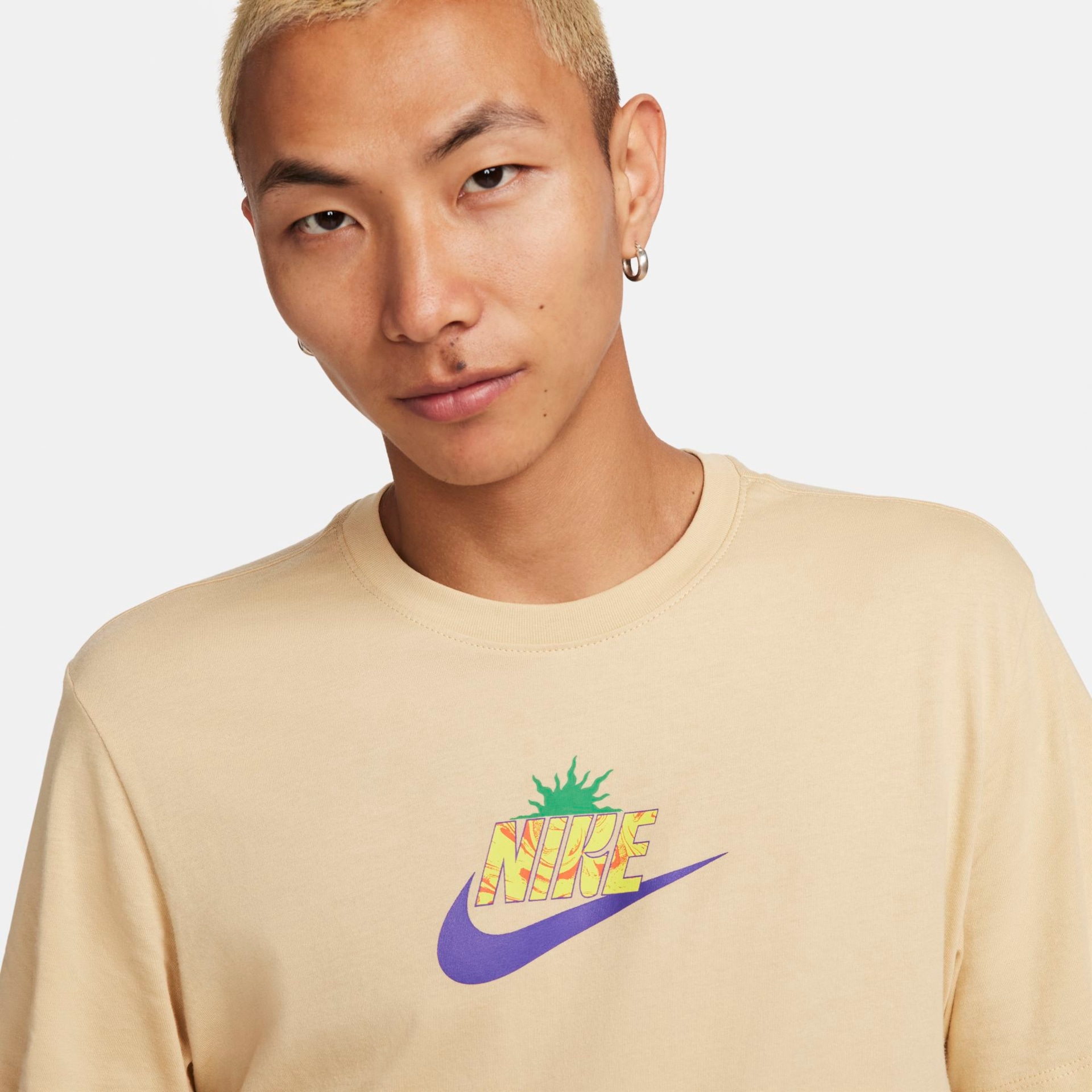 Camiseta Nike Sportswear Masculina - Foto 3