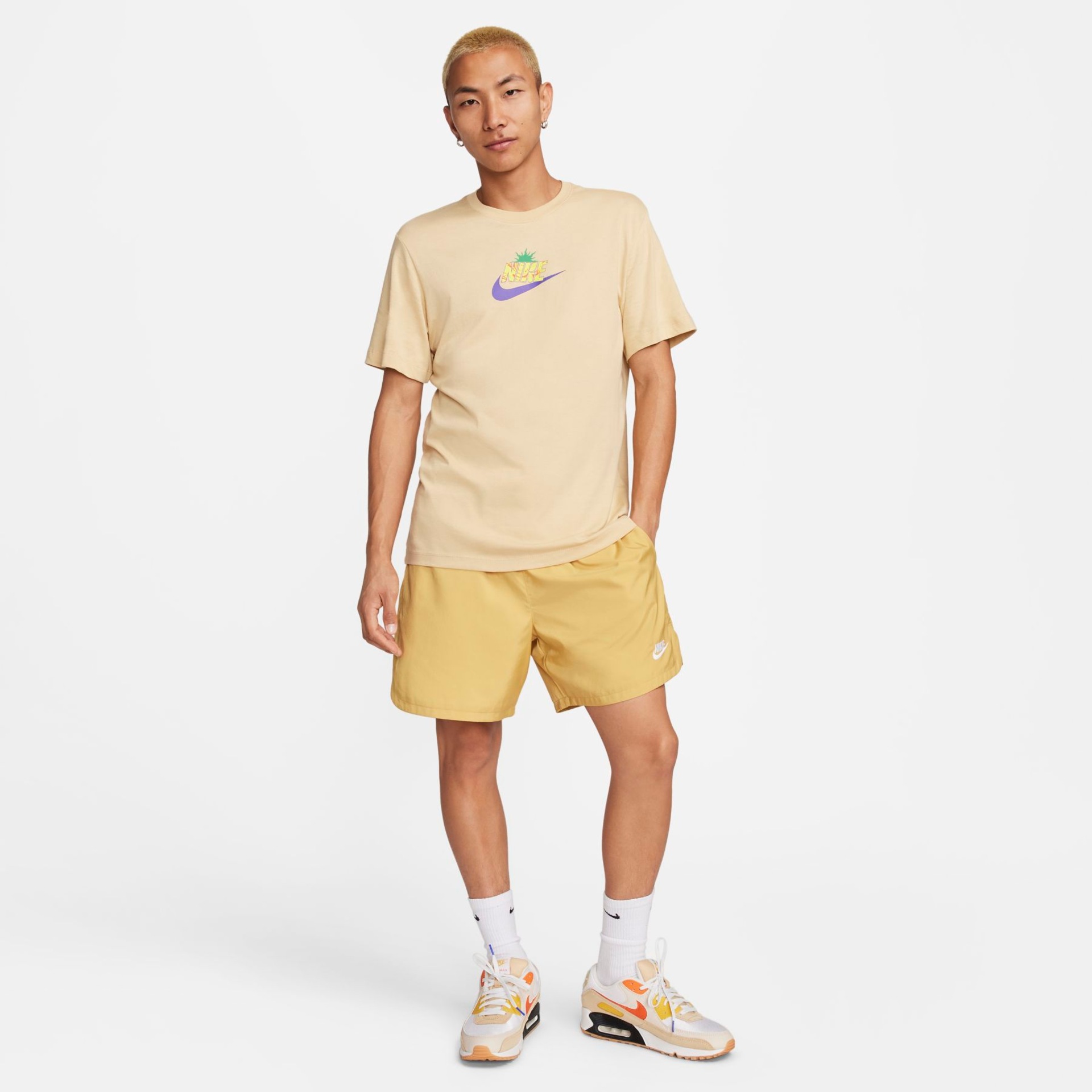 Camiseta Nike Sportswear Masculina - Foto 6