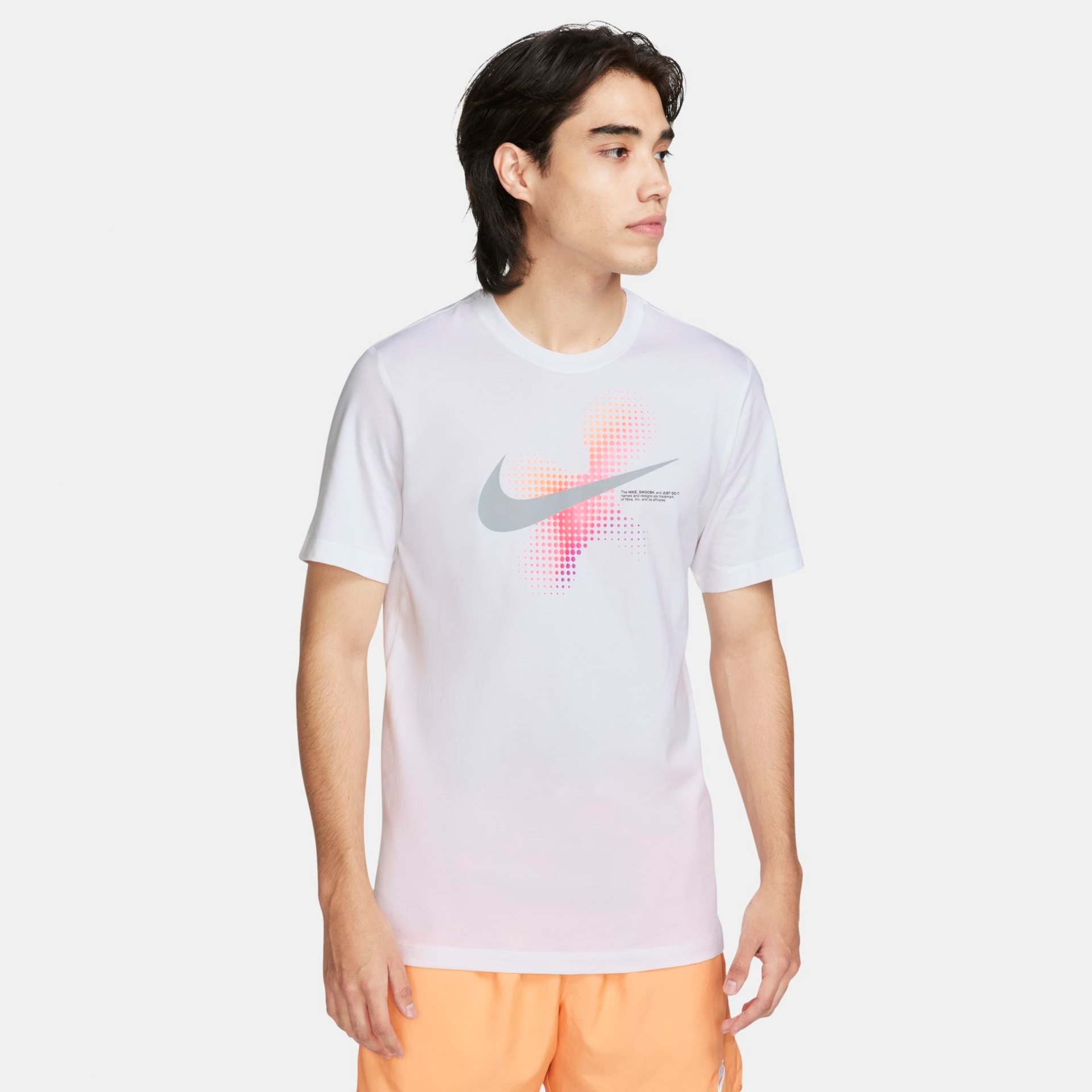 Camiseta Nike Sportswear 6MO Swoosh Masculina - Foto 1