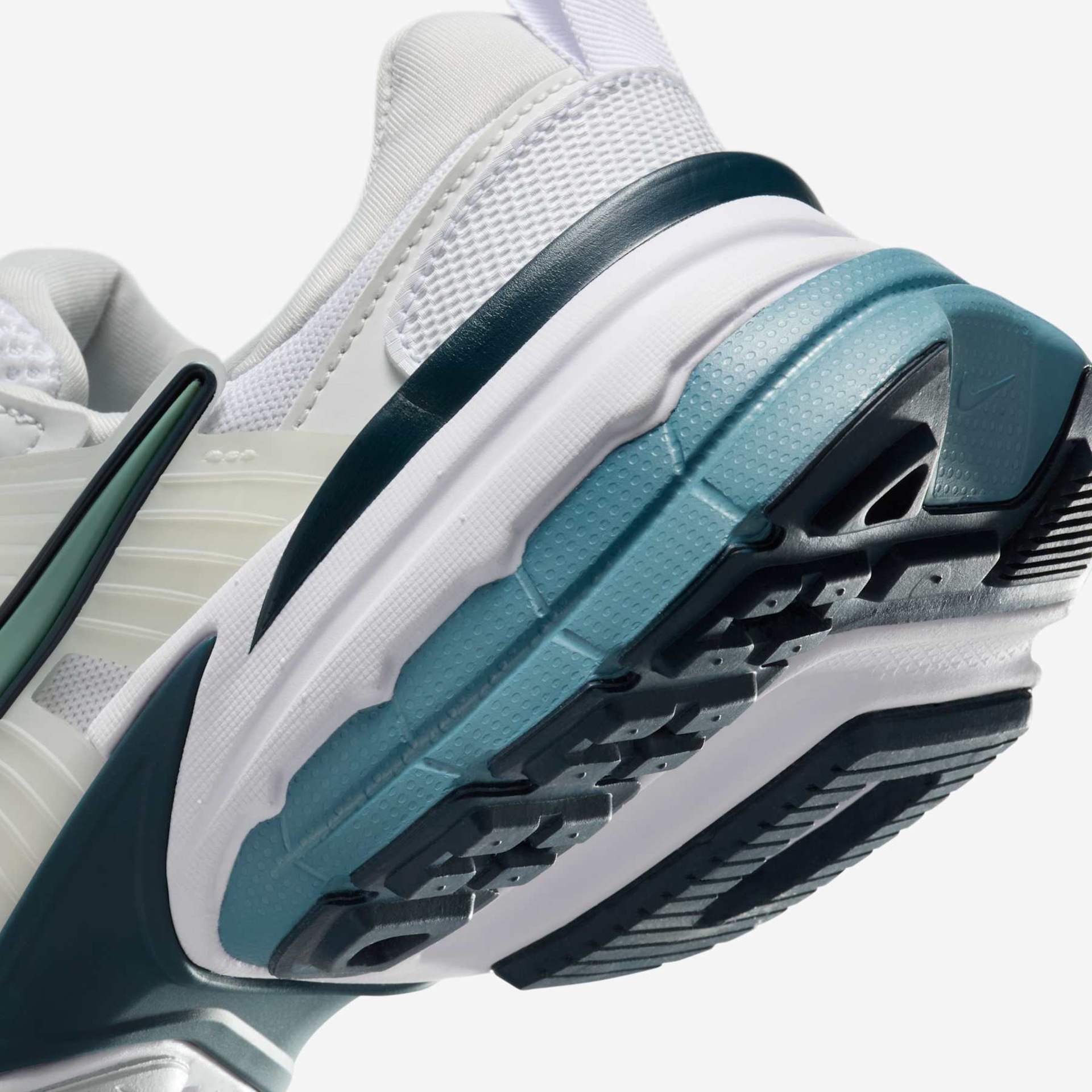 Tênis Nike V2K Run Feminino - Foto 8