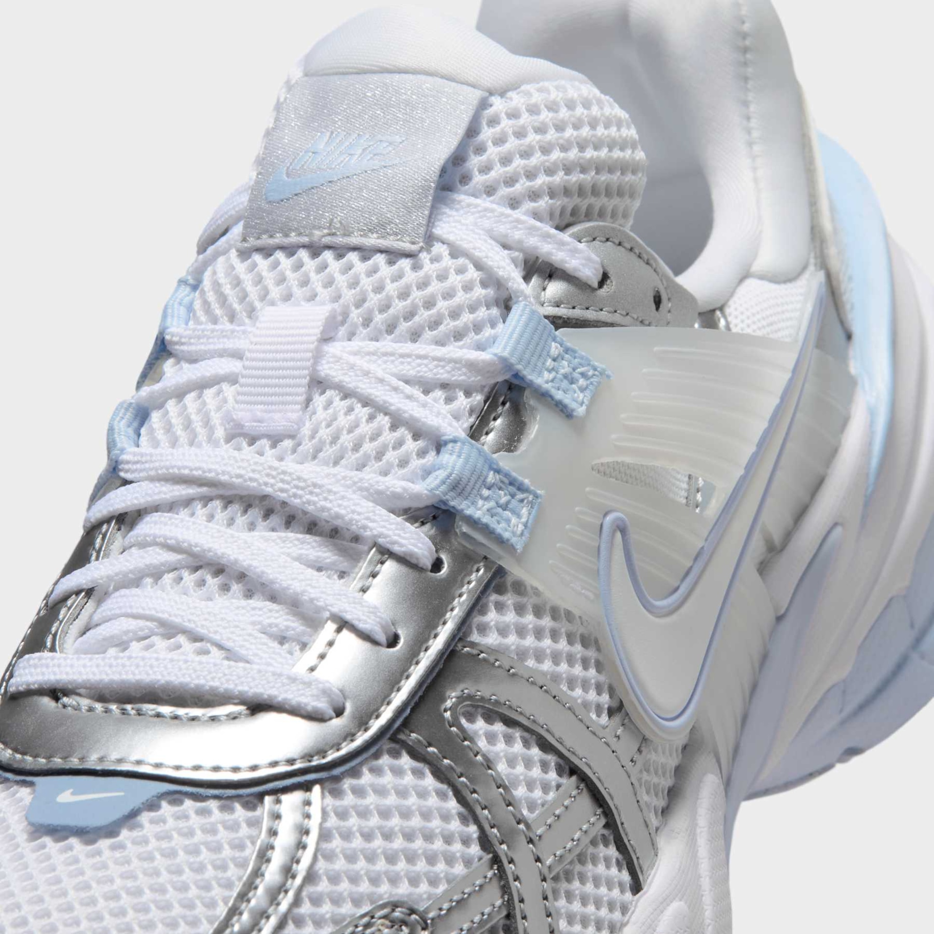 Tênis Nike V2K Run Feminino - Foto 7