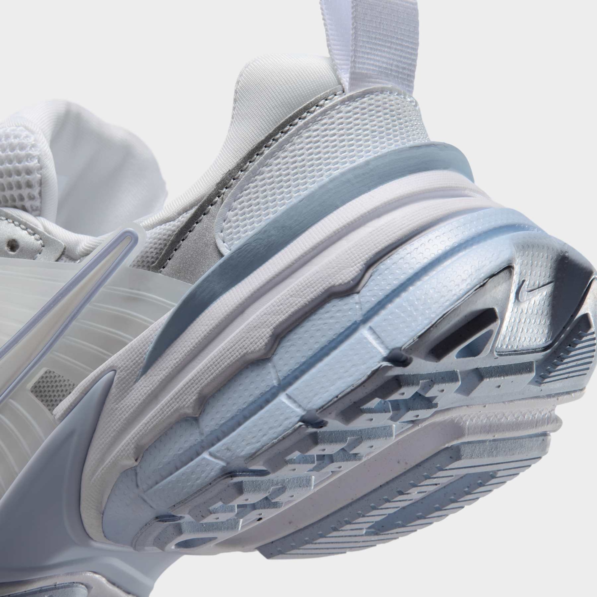 Tênis Nike V2K Run Feminino - Foto 8