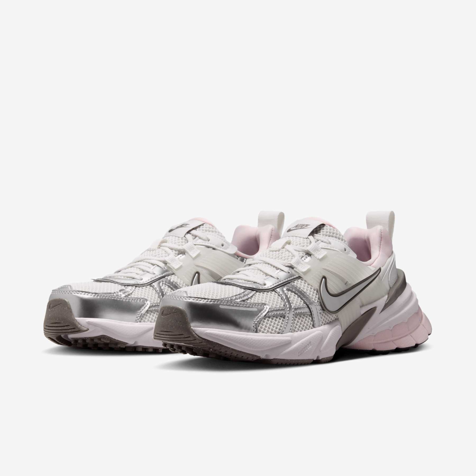 Tênis Nike V2K Run Feminino - Foto 5