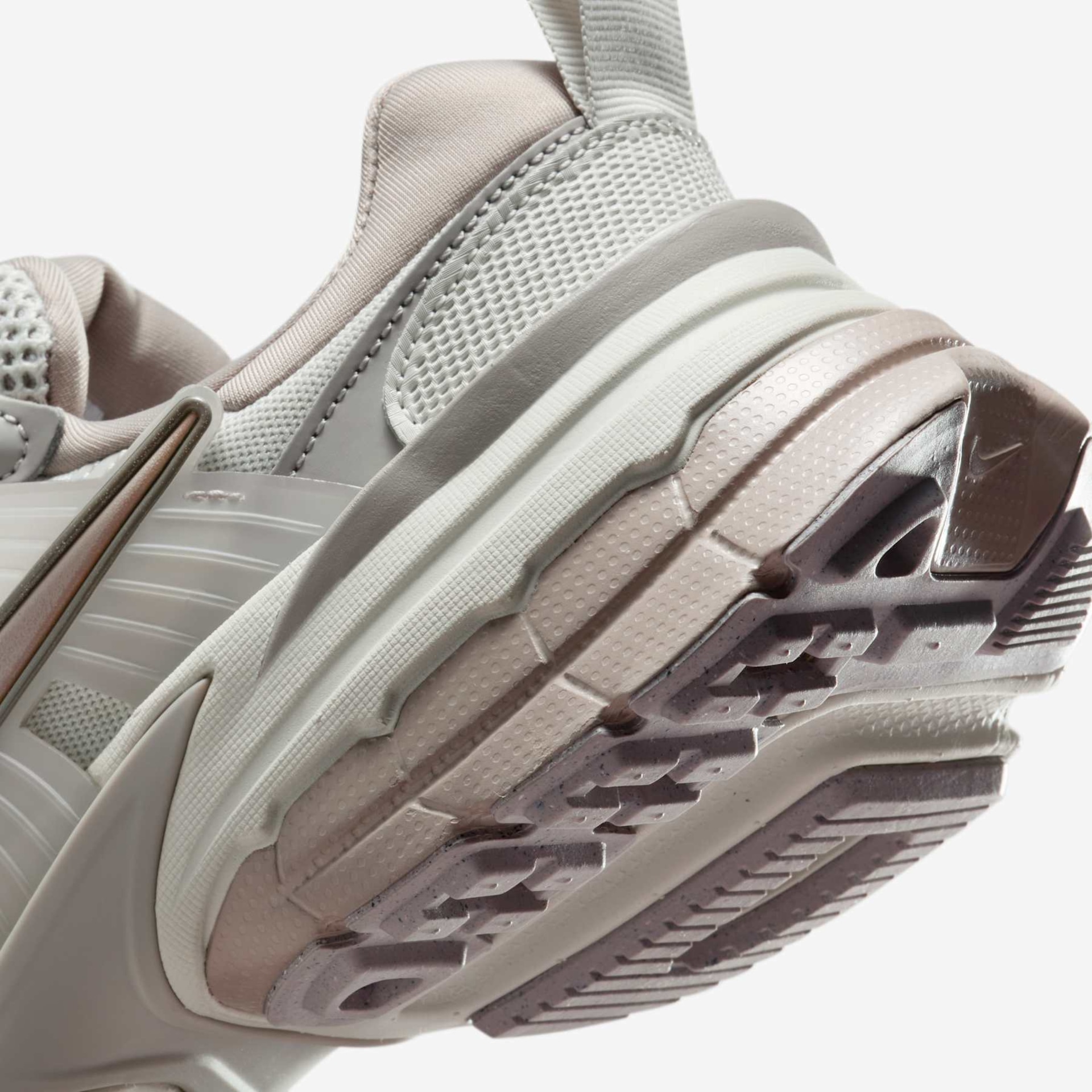 Tênis Nike V2K Run Feminino - Foto 8