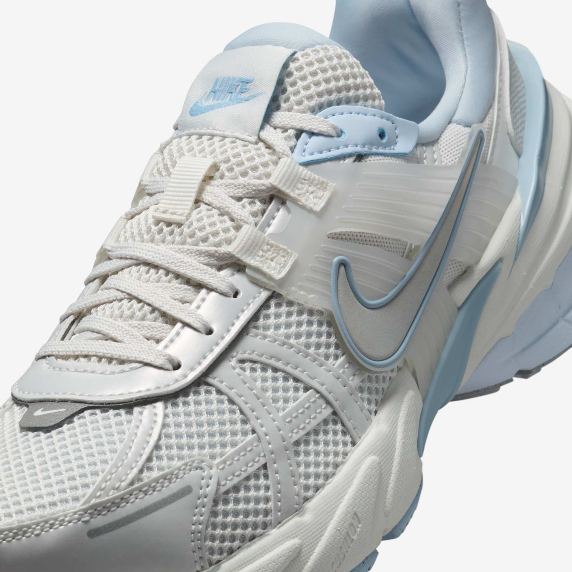 Tênis Nike V2K Run Feminino - Foto 7