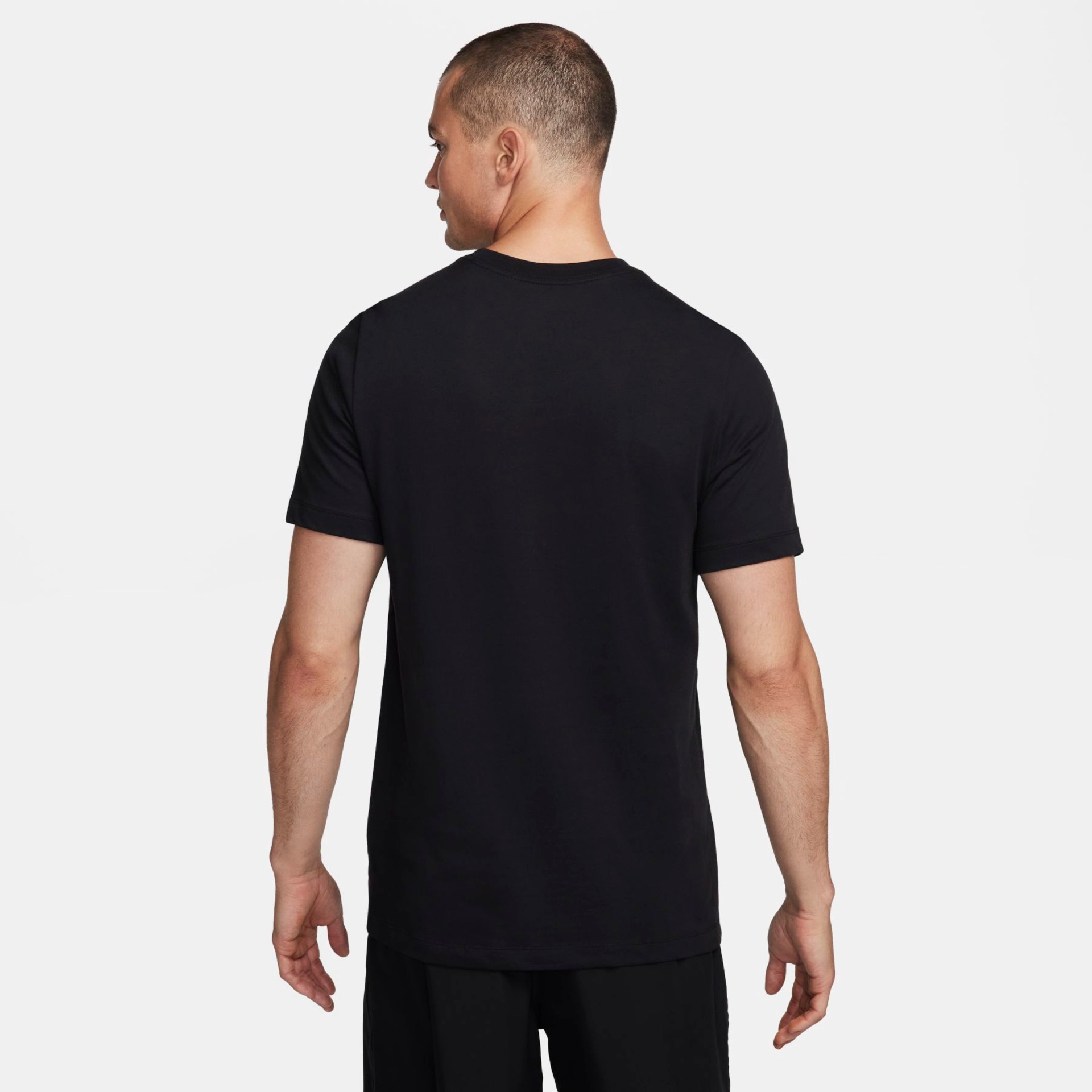 Camiseta Nike Dri-FIT Fitness Masculina - Foto 2