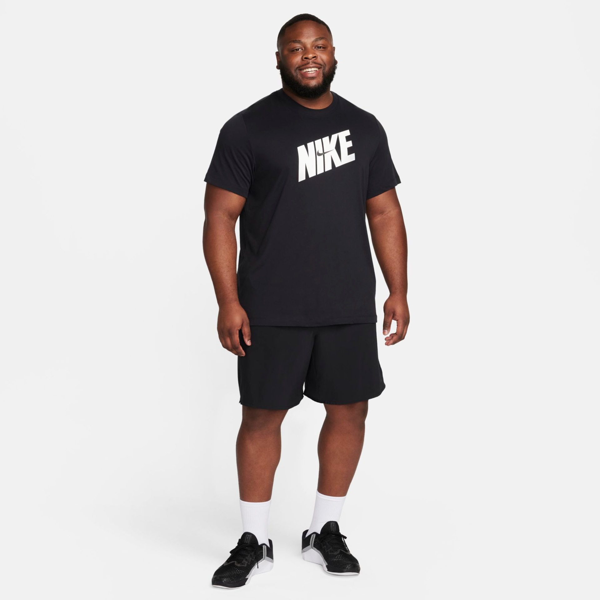 Camiseta Nike Dri-FIT Fitness Masculina - Foto 8