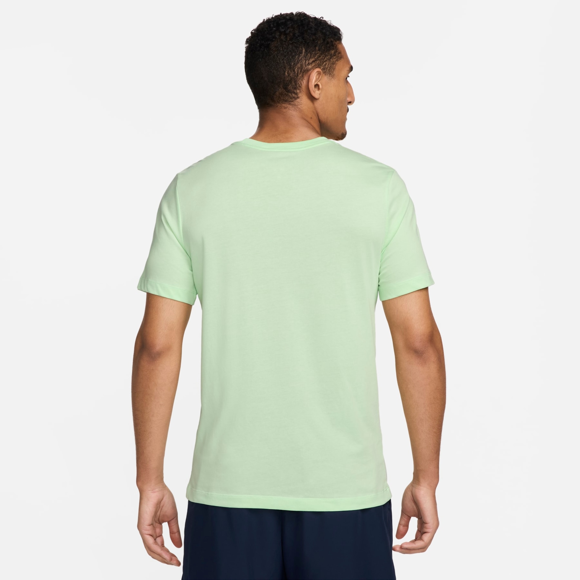 Camiseta Nike Dri-FIT Fitness Masculina - Foto 4