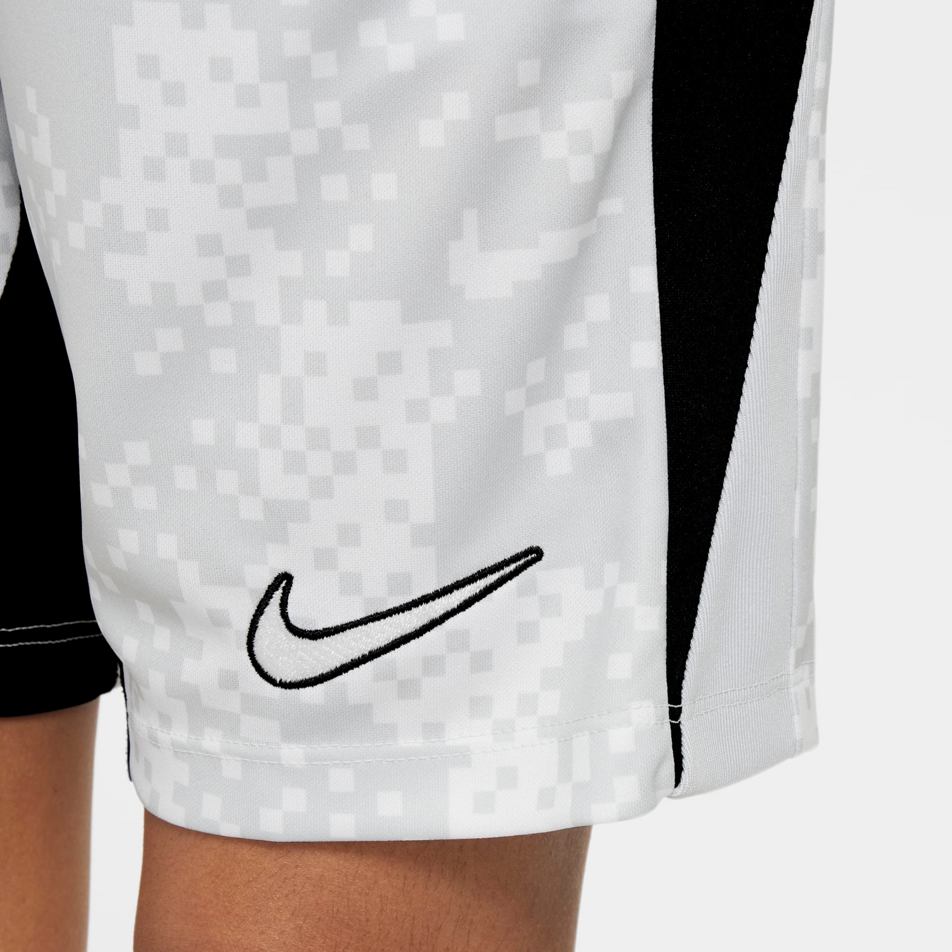 Shorts Nike Dri-FIT Academy Pro Grafic Infantil - Foto 6