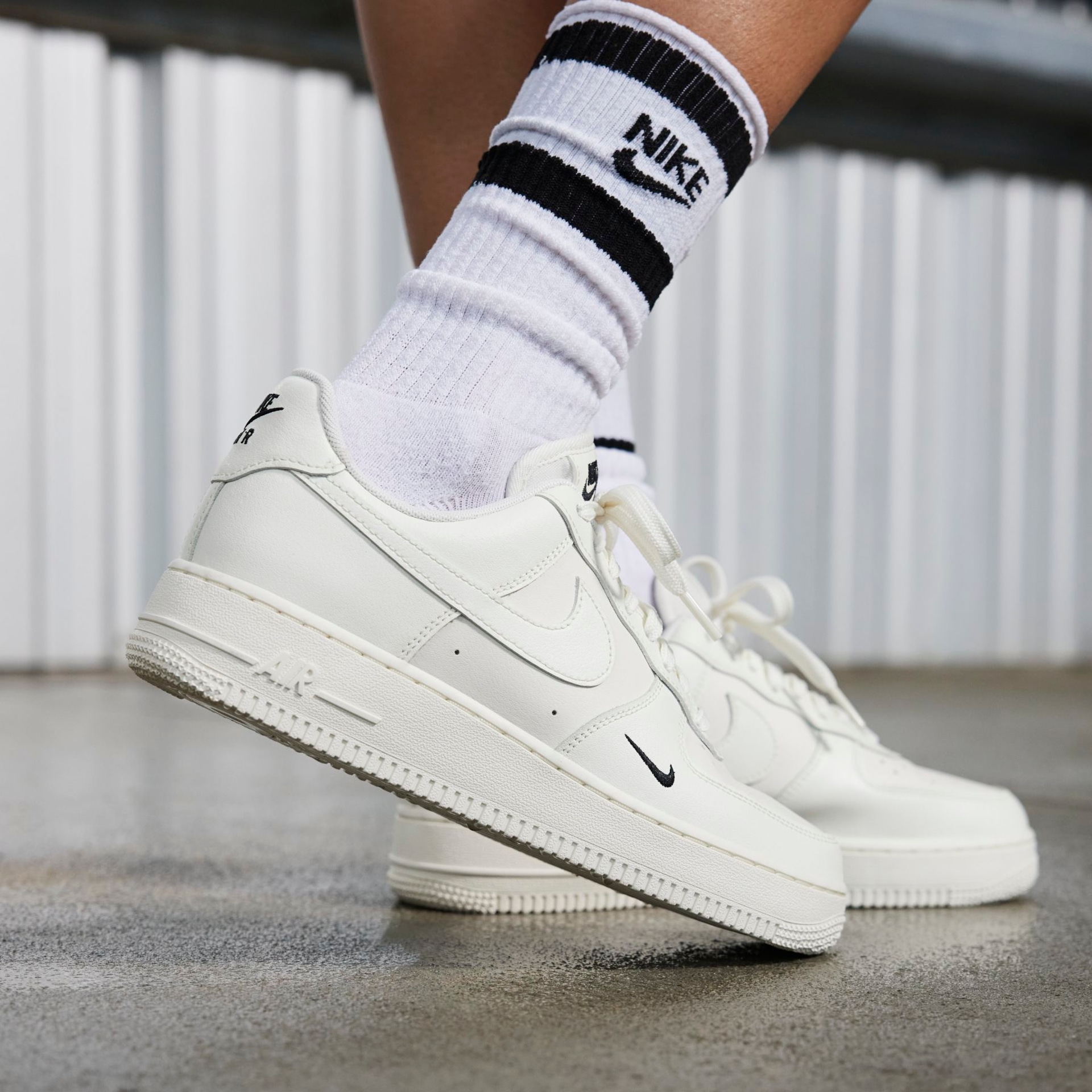 Tenis Nike Air Force 1 07 Essential Feminino Nike