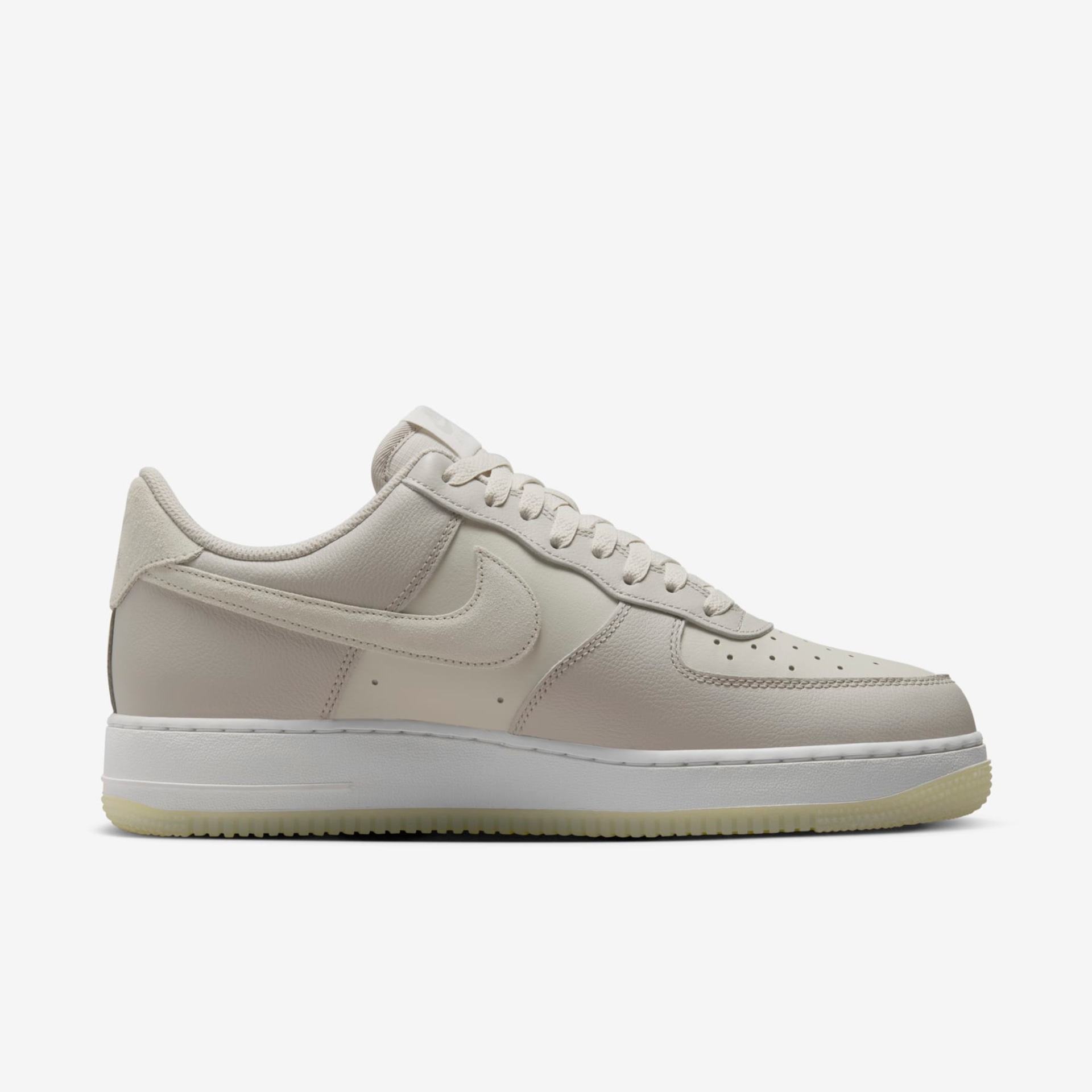 Tênis Nike Air Force 1 '07 LV8 Masculino - Foto 4