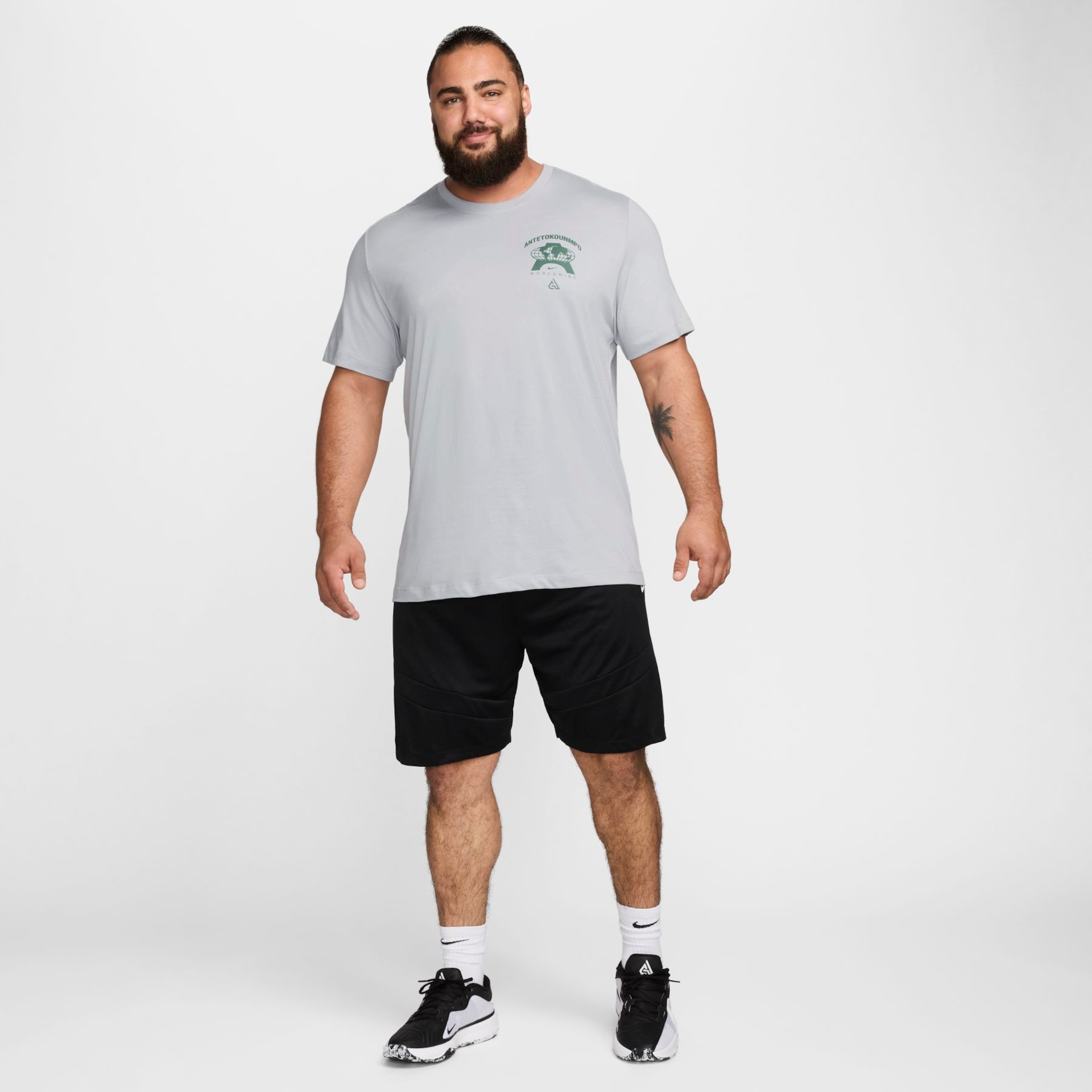 Camiseta Nike Giannis Masculina - Foto 11