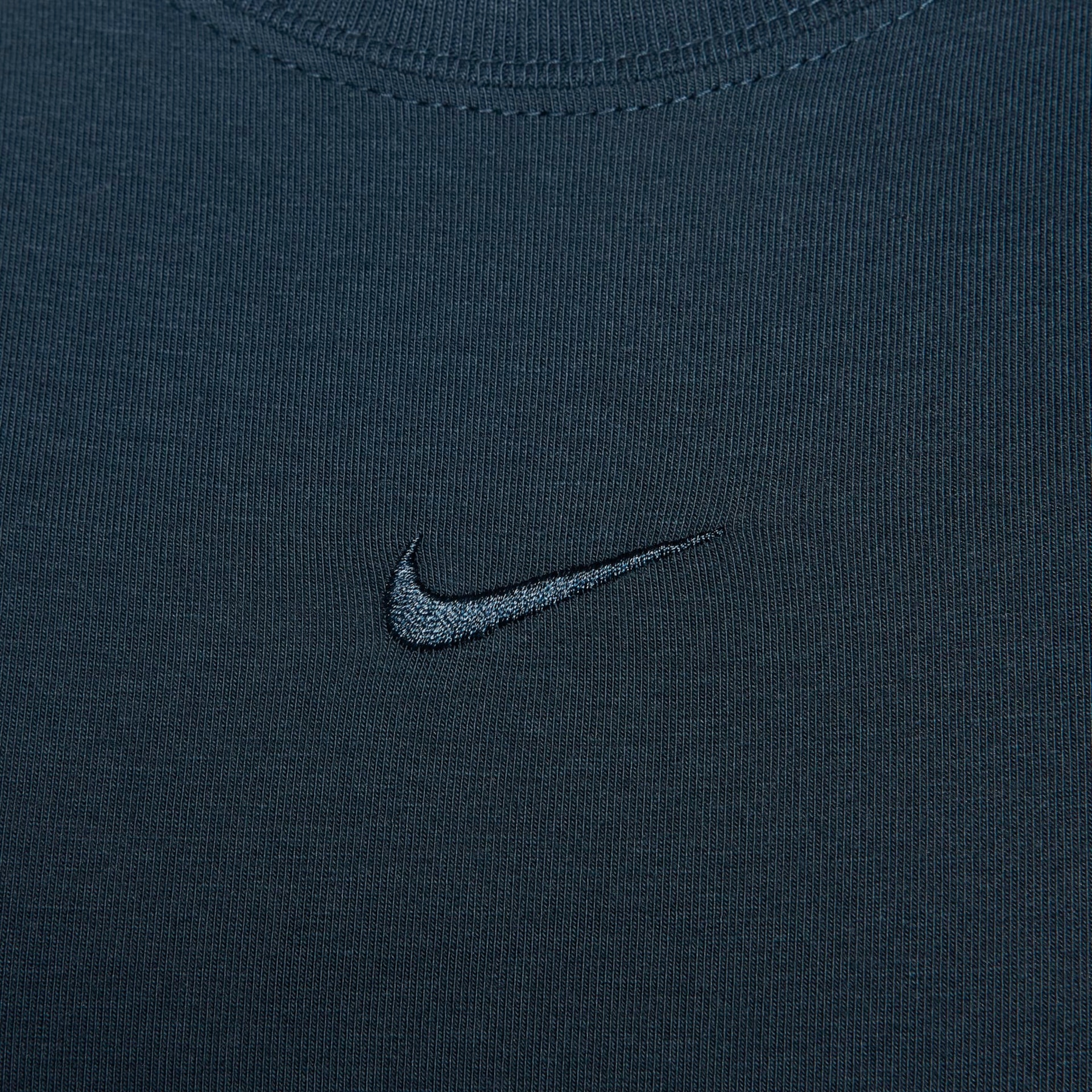 Camiseta Nike Sportswear Chill Knit Feminina - Foto 4
