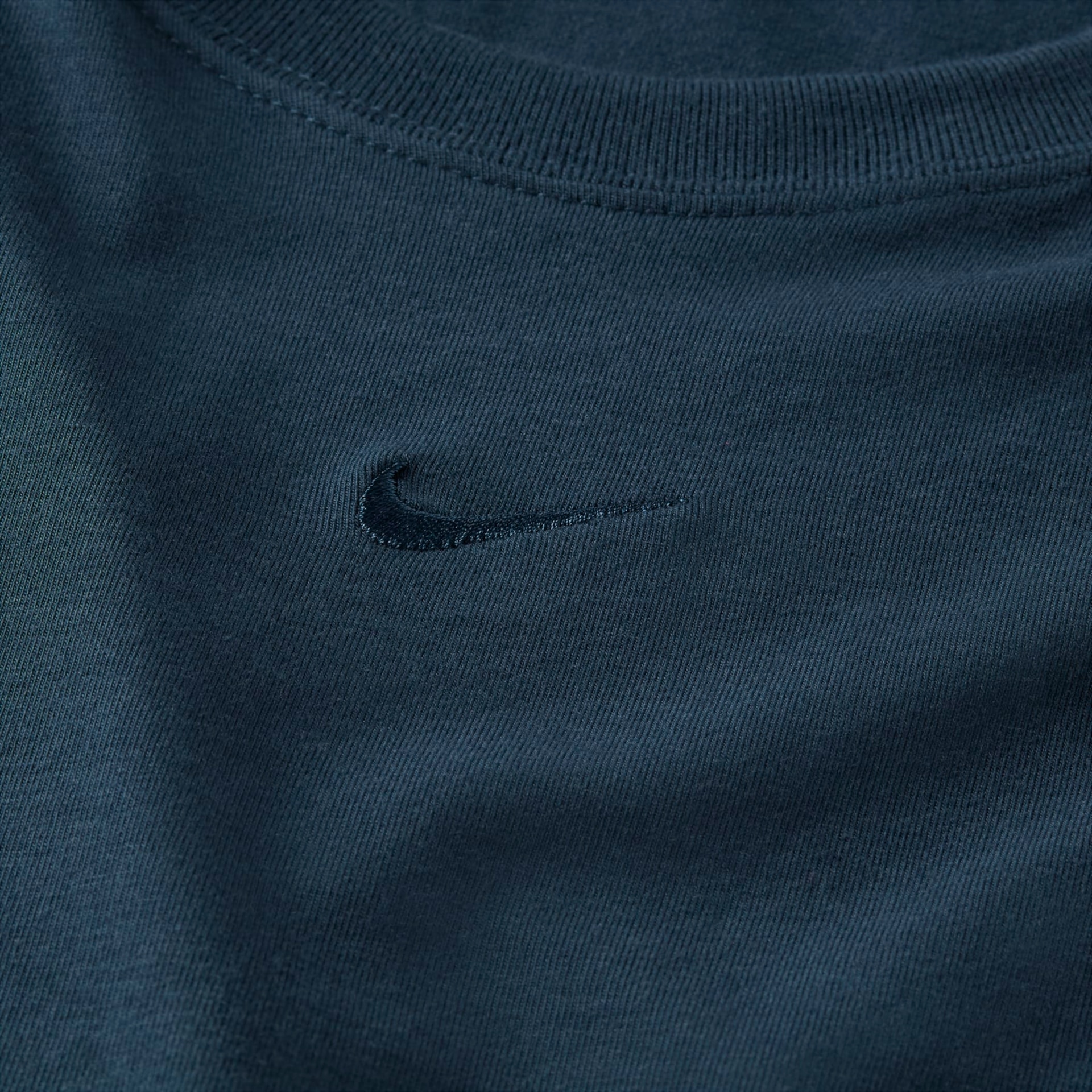 Camiseta Nike Sportswear Chill Knit Feminina - Foto 6