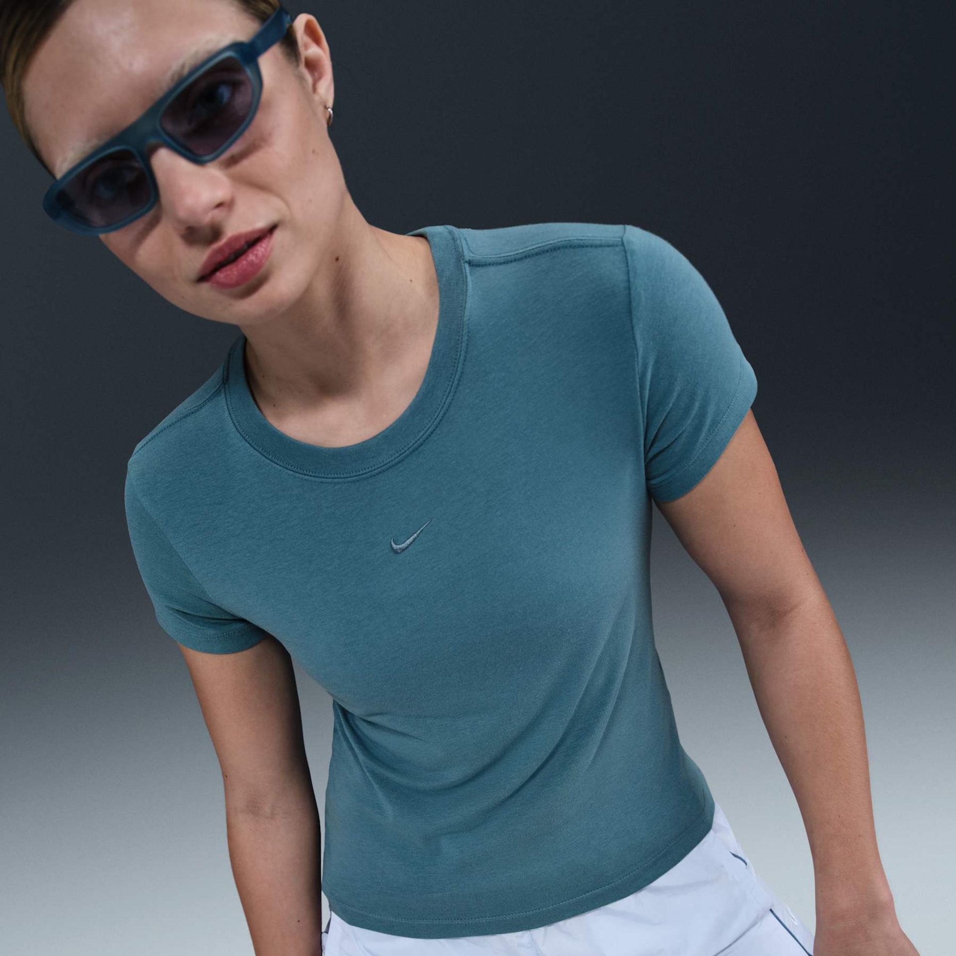 Camiseta Nike Sportswear Chill Knit Feminina - Foto 3