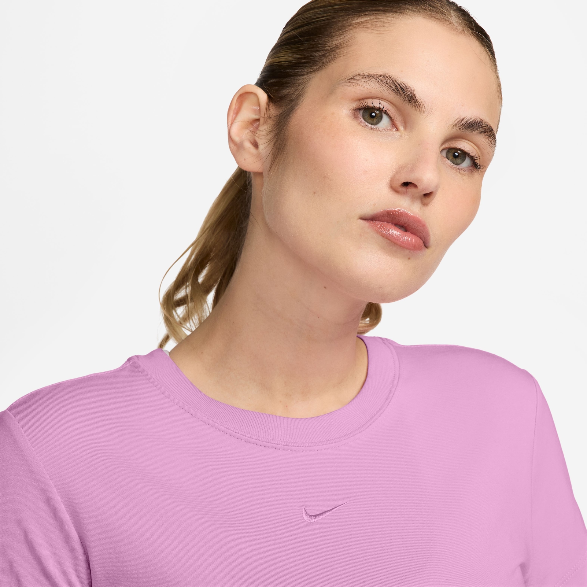 Camiseta Nike Sportswear Chill Knit Feminina - Foto 3