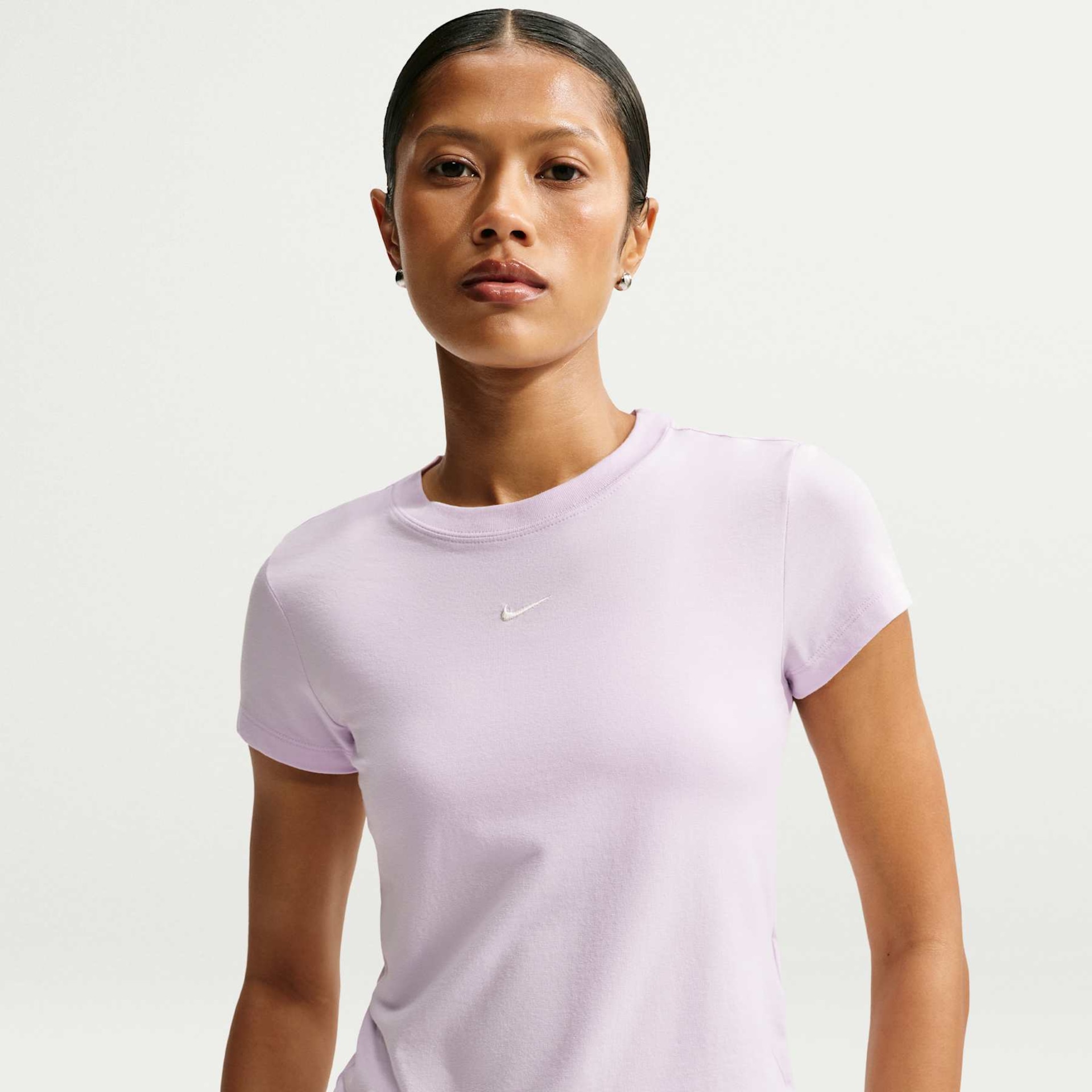 Camiseta Nike Sportswear Chill Knit Feminina - Foto 1