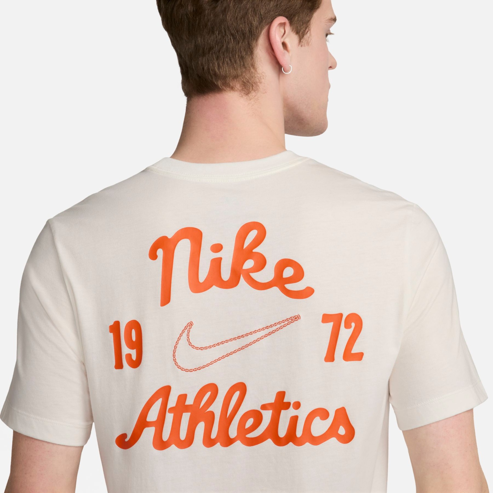 Camiseta Nike Sportswear Masculina - Foto 5