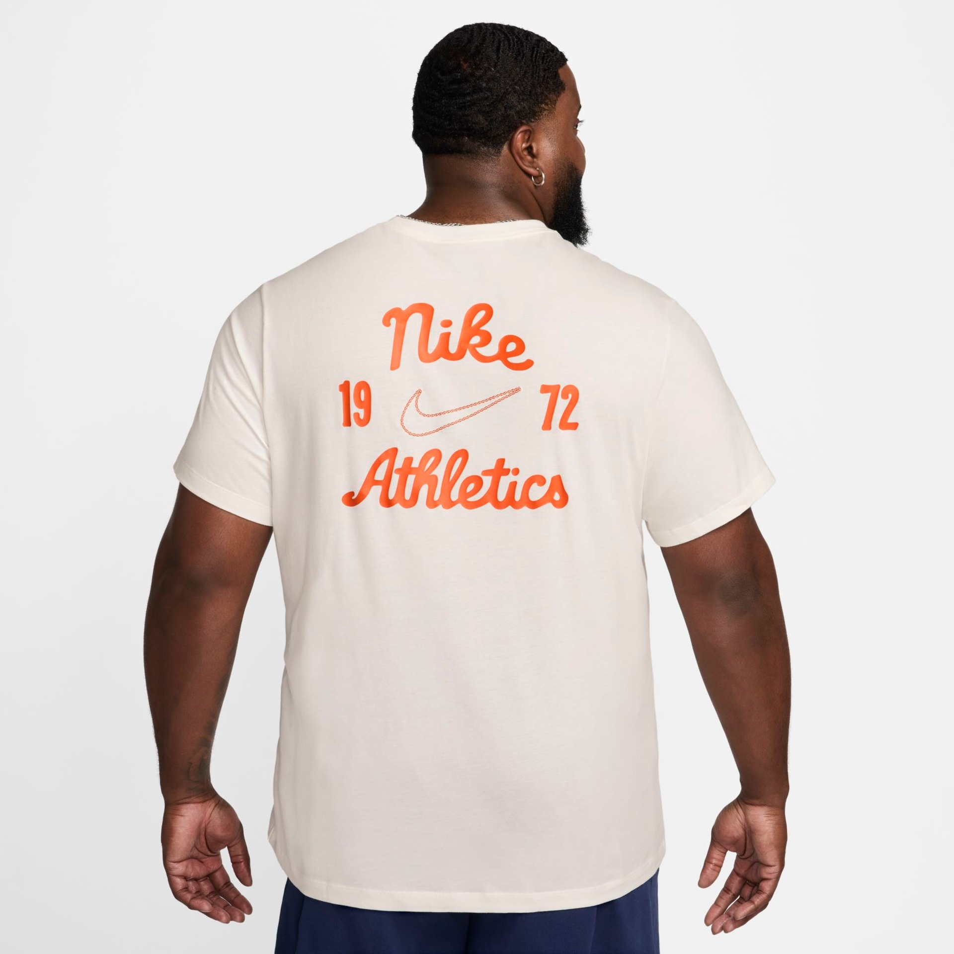 Camiseta Nike Sportswear Masculina - Foto 8