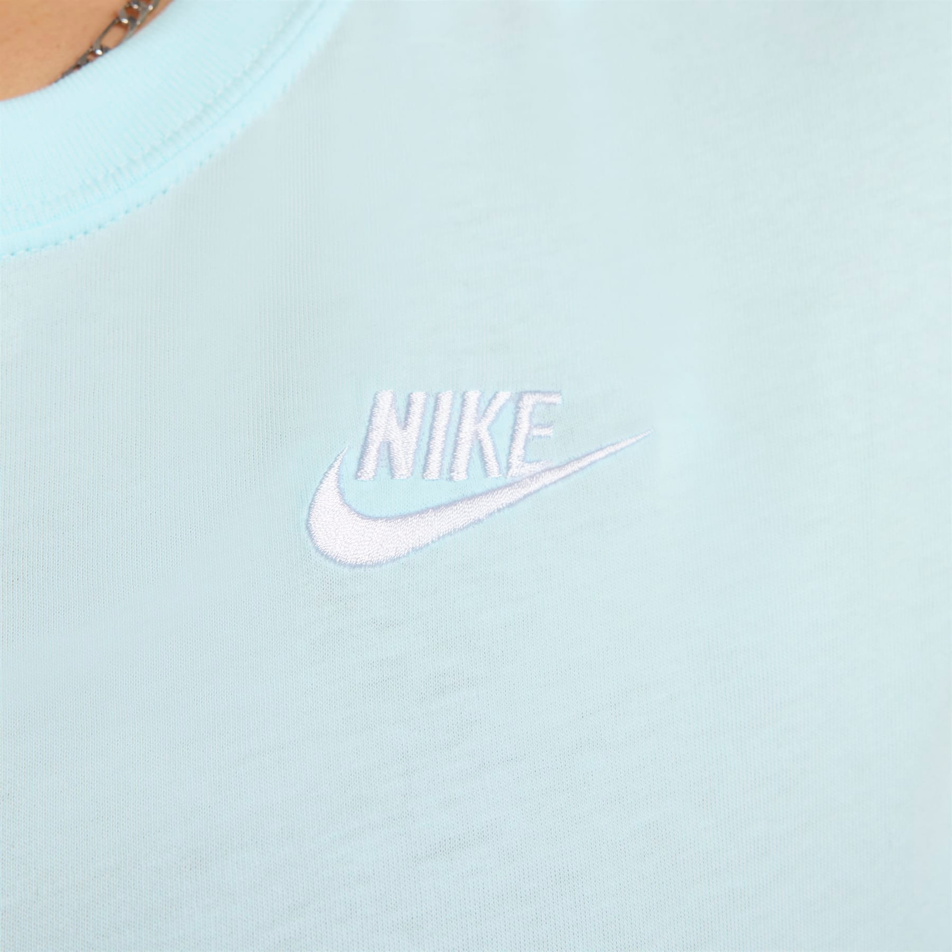 Regata Nike Sportswear Essential Feminina - Foto 4