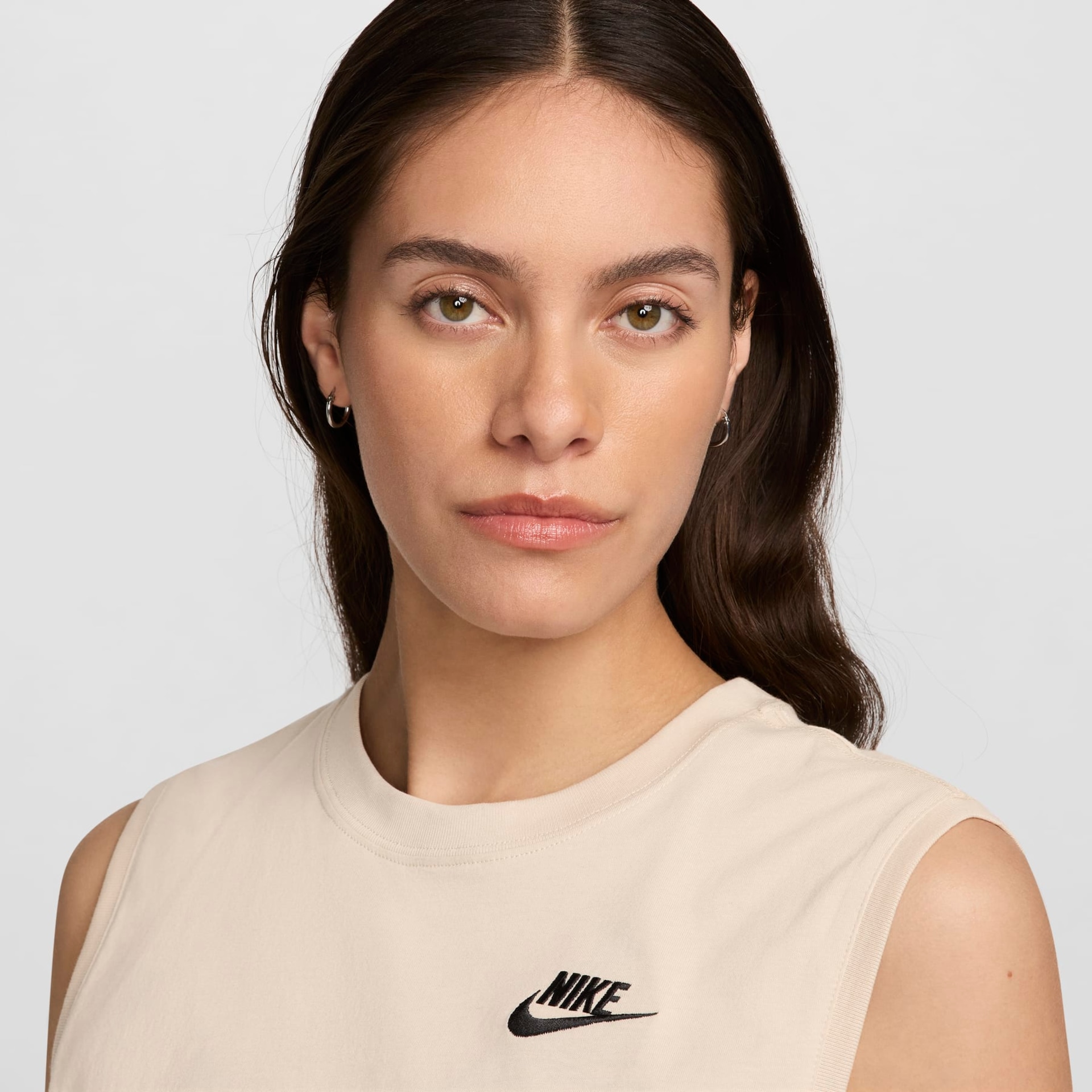 Regata Nike Sportswear Essential Feminina - Foto 2