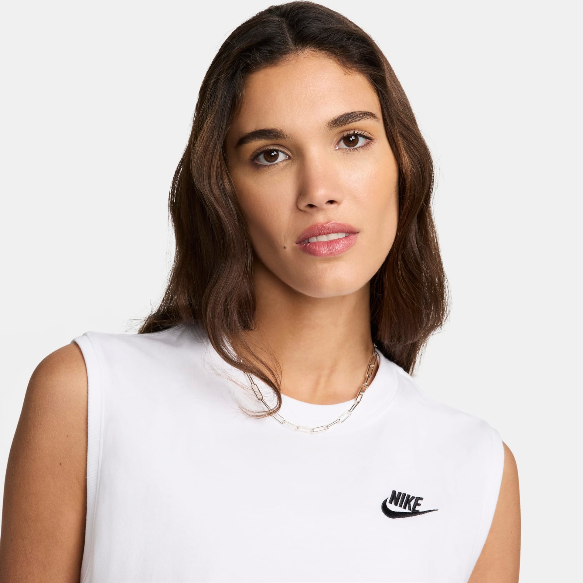 Regata Nike Sportswear Essential Feminina - Foto 3